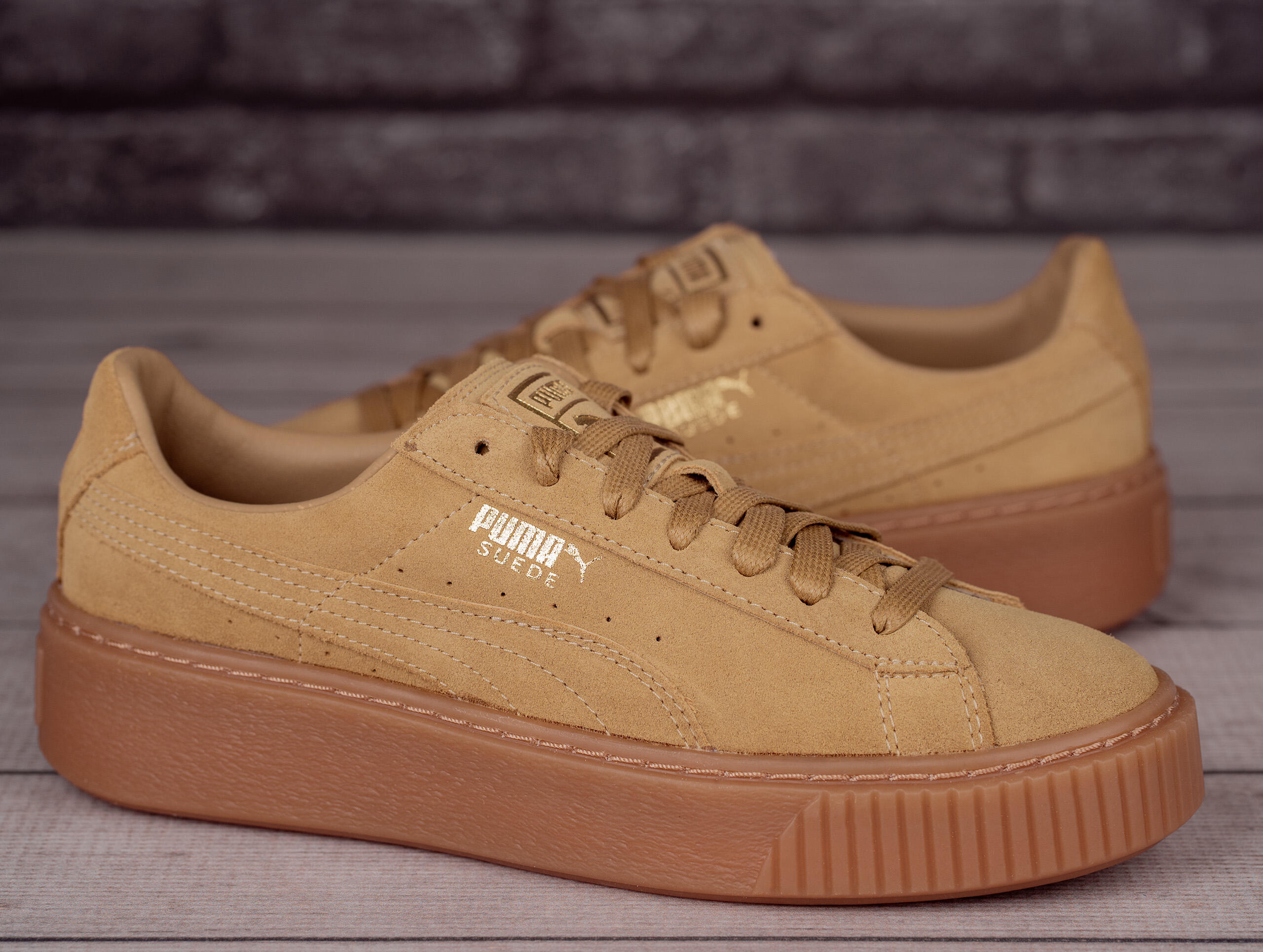 Chaussures universel femmes Puma Suede Platform 2/7
