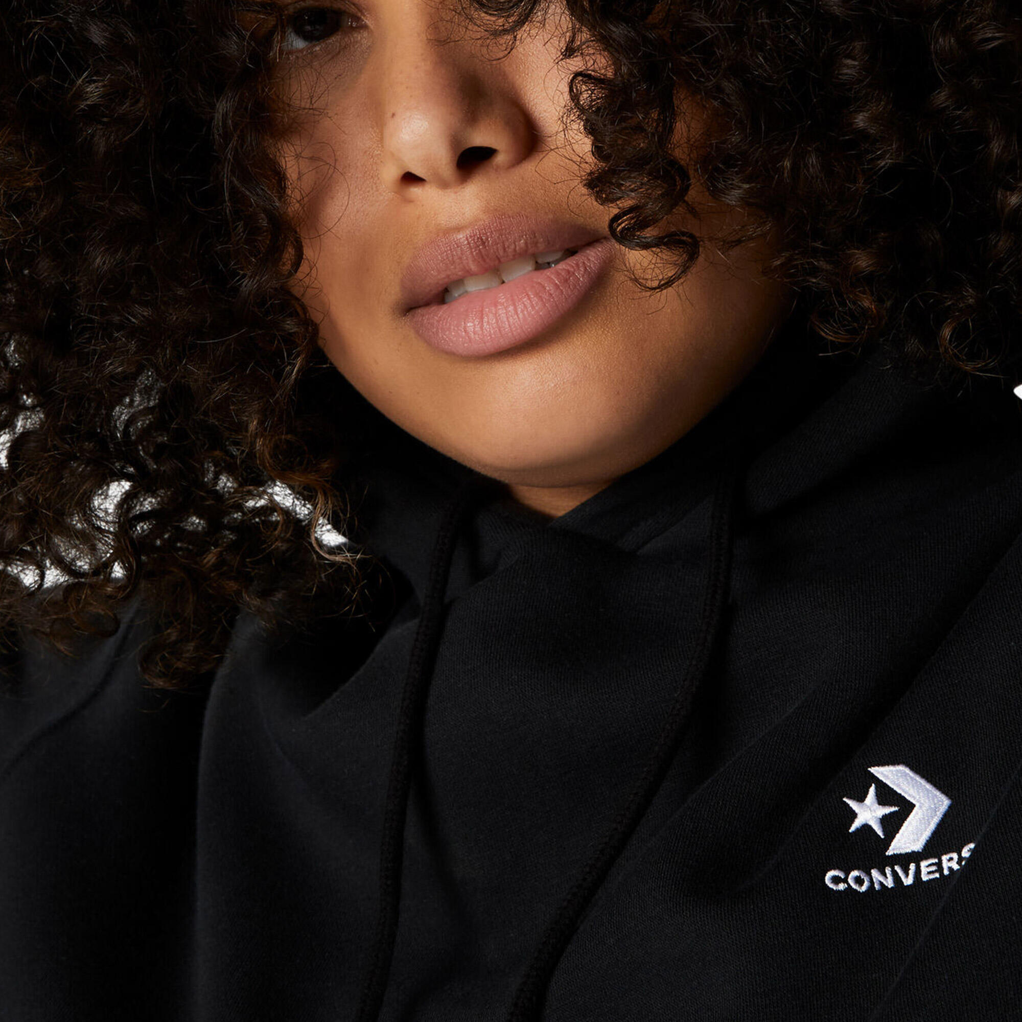 Sweat à Capuche Go-To Embroidered Star Chevron  Noir - 10024509-A02 3/3