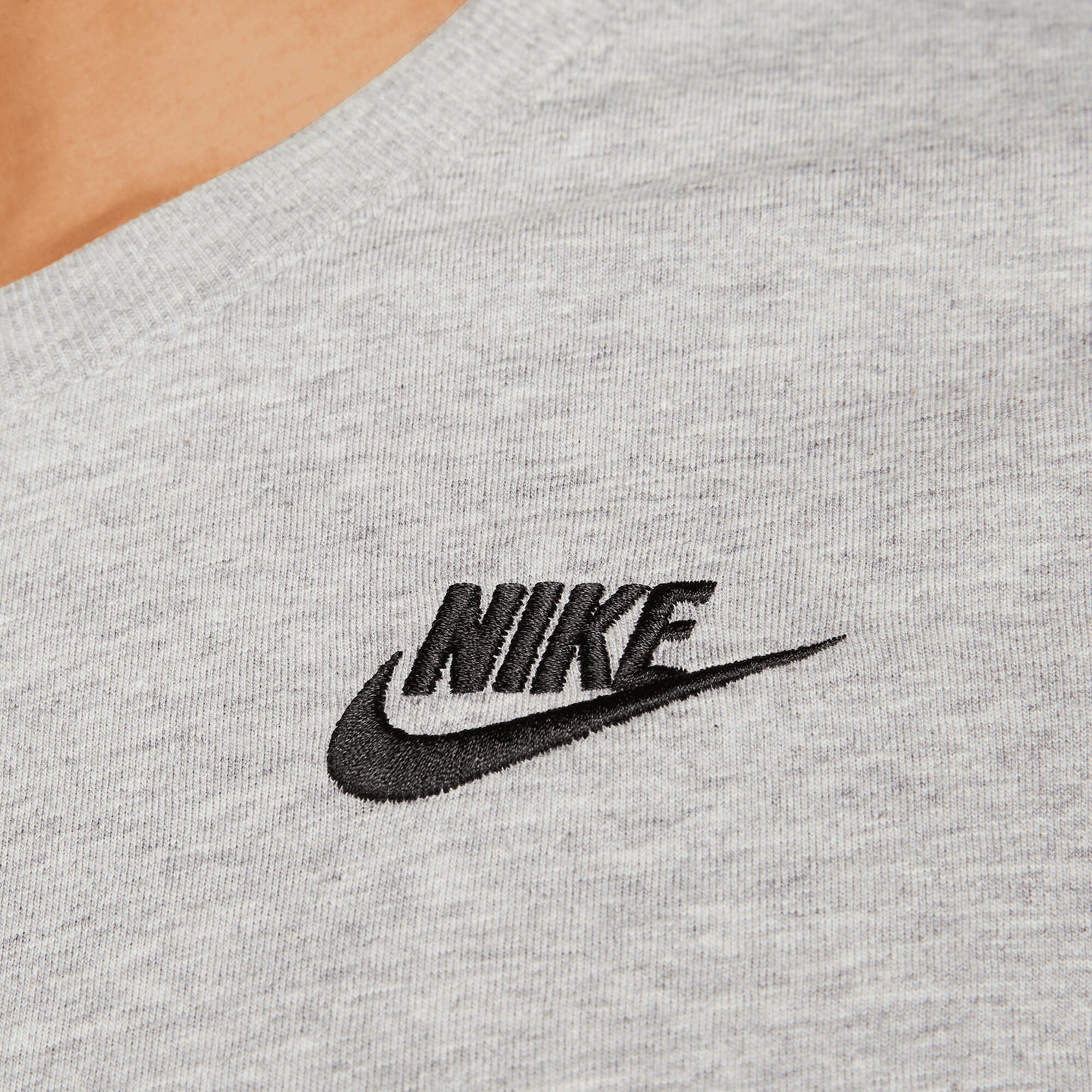 T-shirt Vrouw Nike Sportswear Club Essentials Grijs 4/5