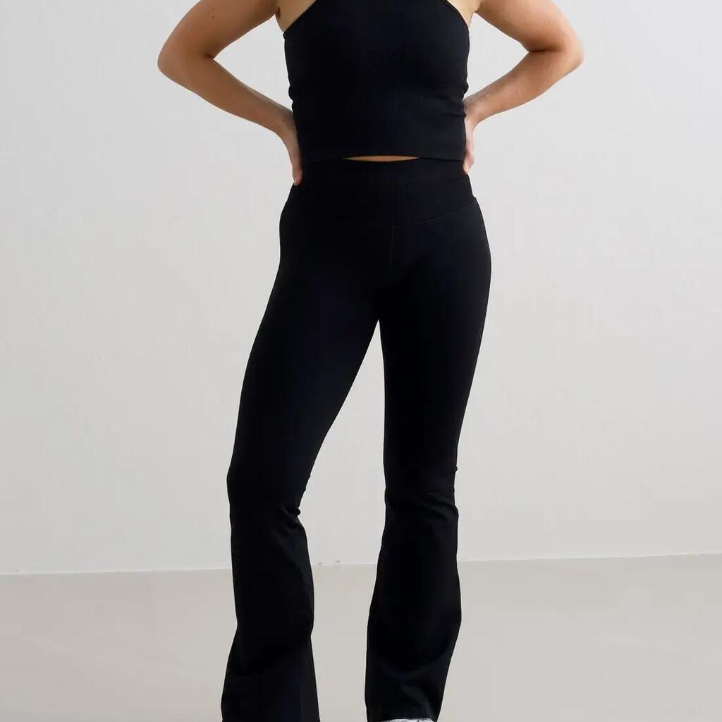 Women's Tights Flared High-Waisted Squat Proof Petite Shape Seamless Black