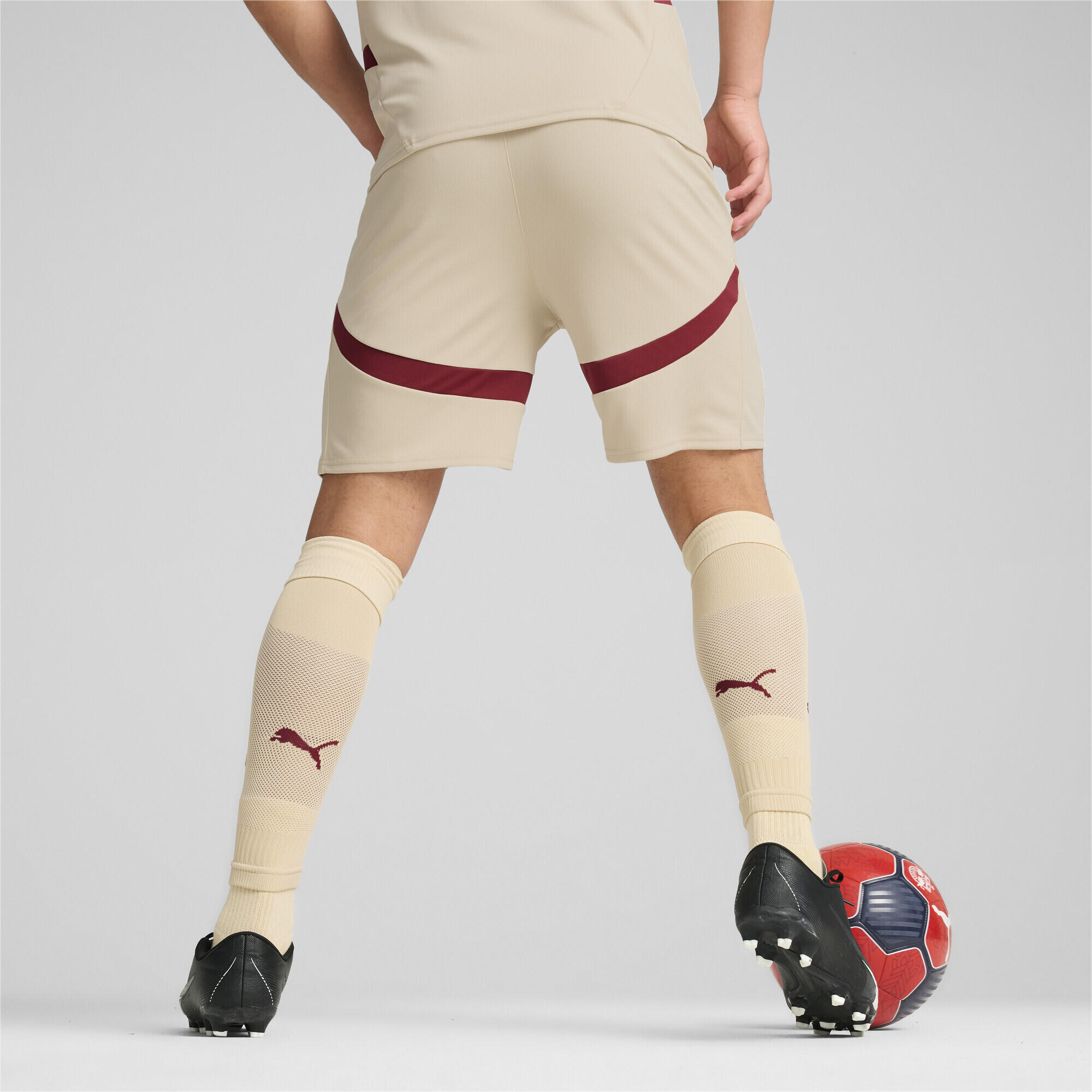 FC Red Bull Salzburg 24/25 Calções Homem PUMA Granola Team Regal Red Beige 5/7