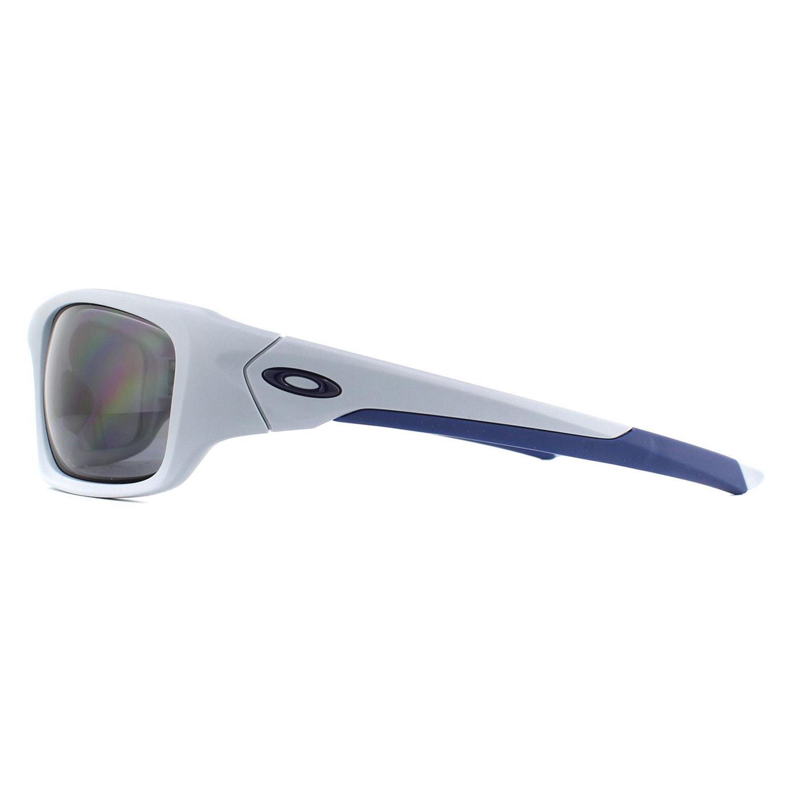 Oakley Wrap Mens Matte Fog Grey Polarized Sunglasses 3/4