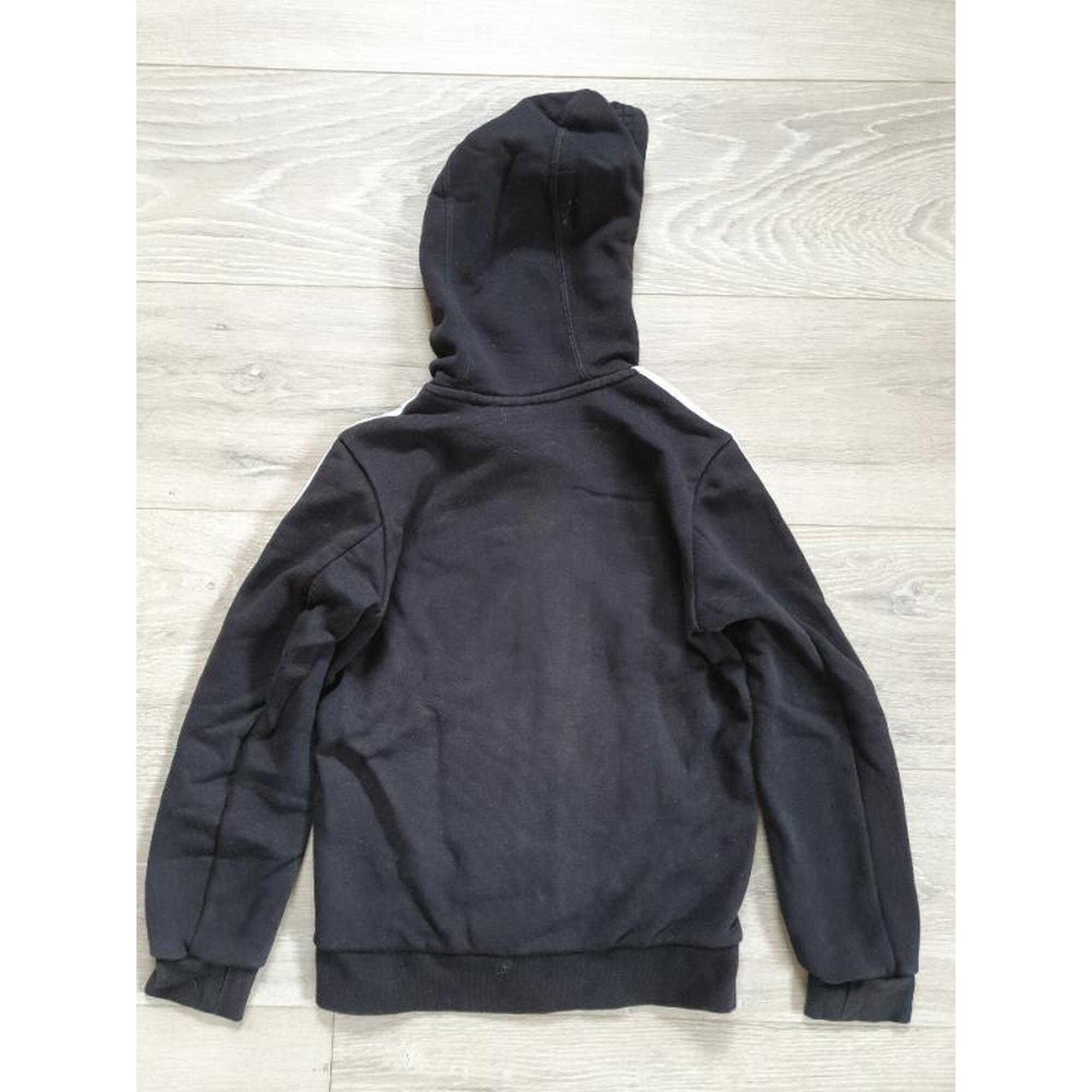 Tussen Particulieren - zwarte hoodie Adidas 10 jaar