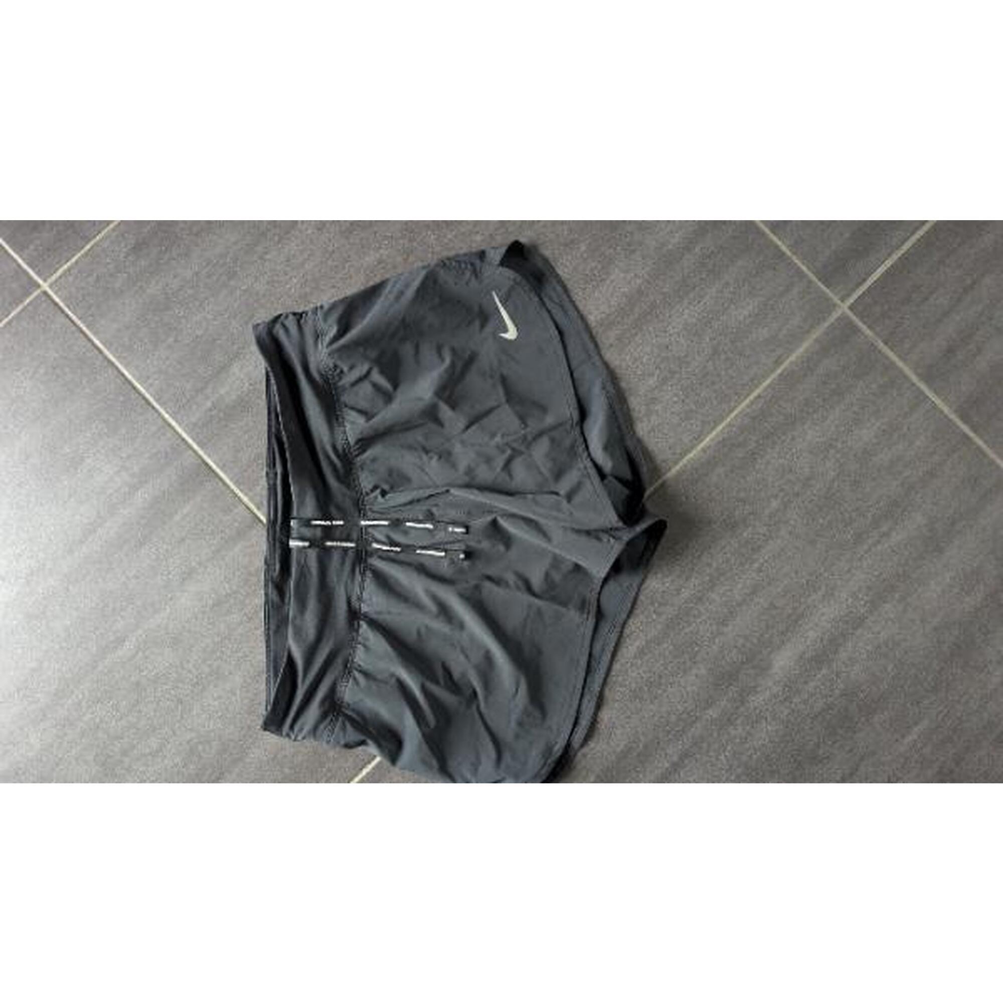 Tussen Particulieren - Nike hardloopshort XL voor dames