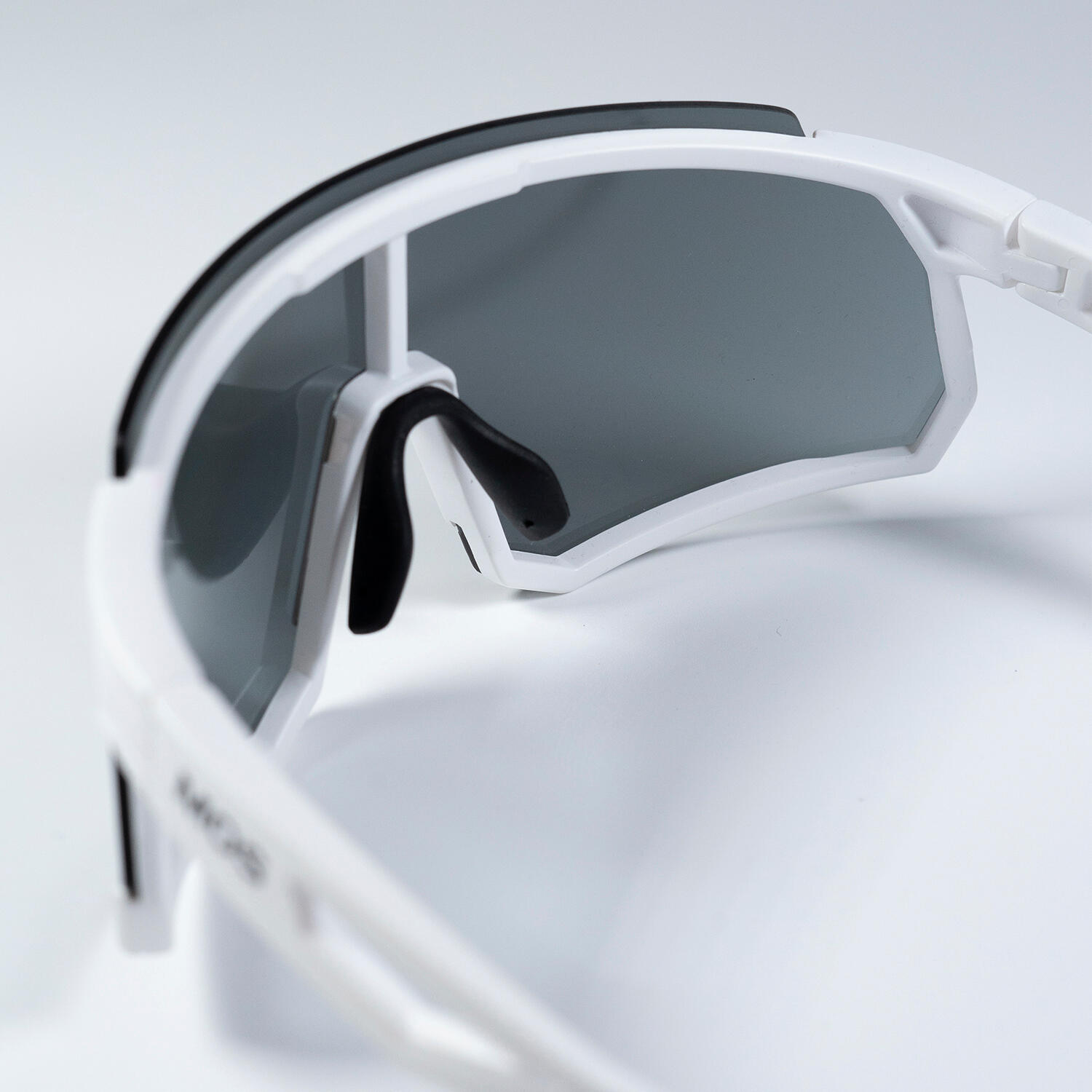 MOS EYEWEAR MENORCA ALLWHITE SPORT ZONNEBRIL 5/6