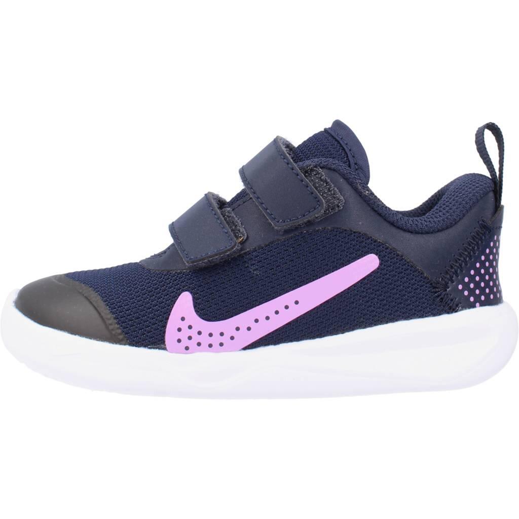 Baskets Nike Modèle Omni Multi-court Couleur Bleu 2/5