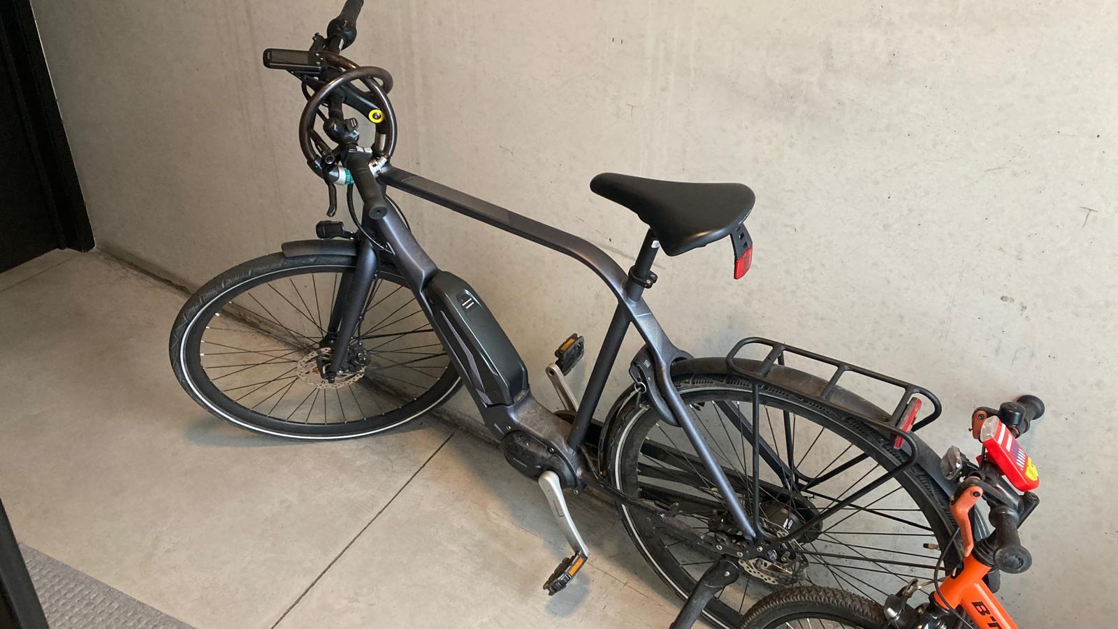 Entre Particuliers - Vélo électrique noir 3/5