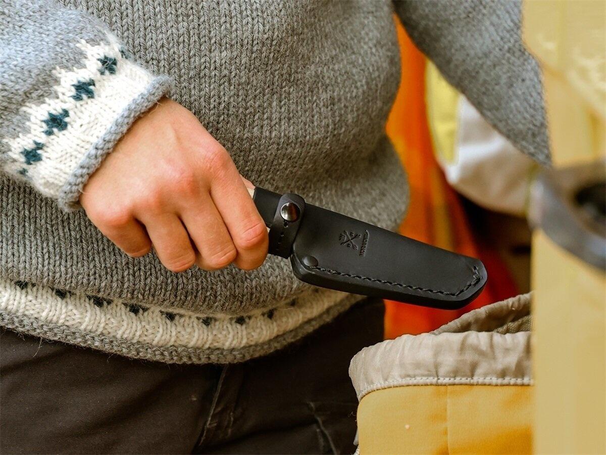 MoraKniv Finn Hiking Knife 2/4