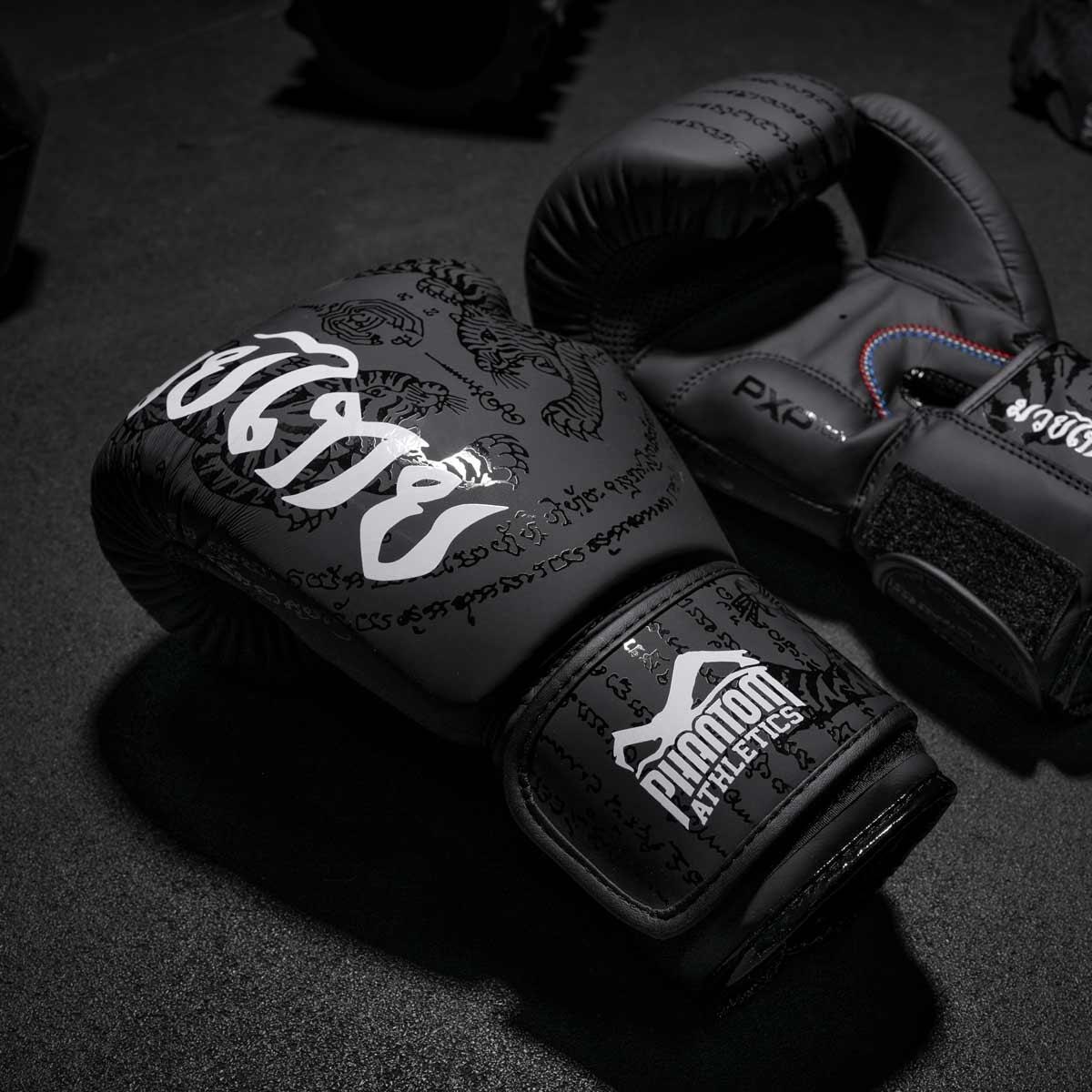 Phantom Muay Thai Boxing Gloves Black 10 oz 4/6