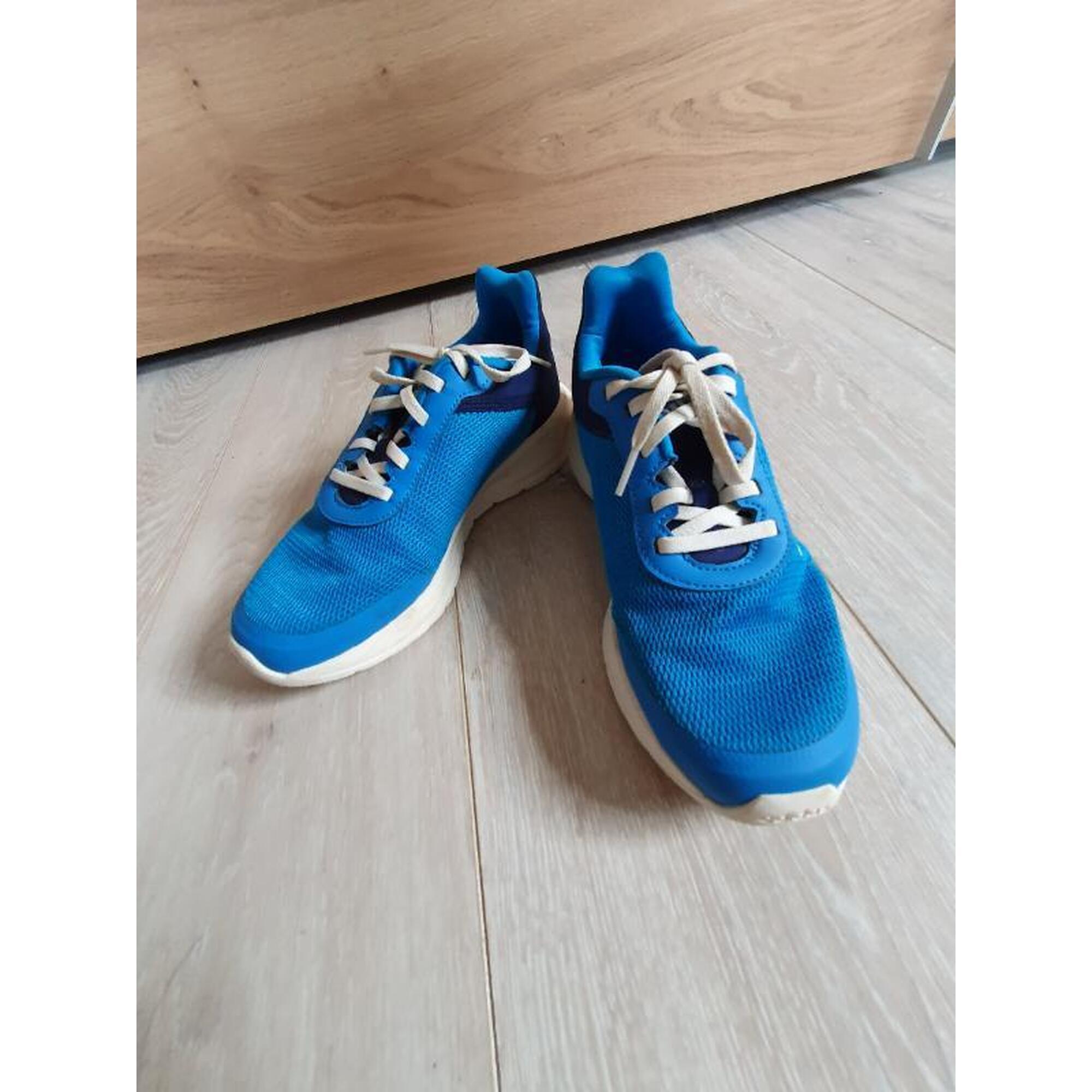 Entre Particuliers - chaussures de sport bleues Adidas taille 37