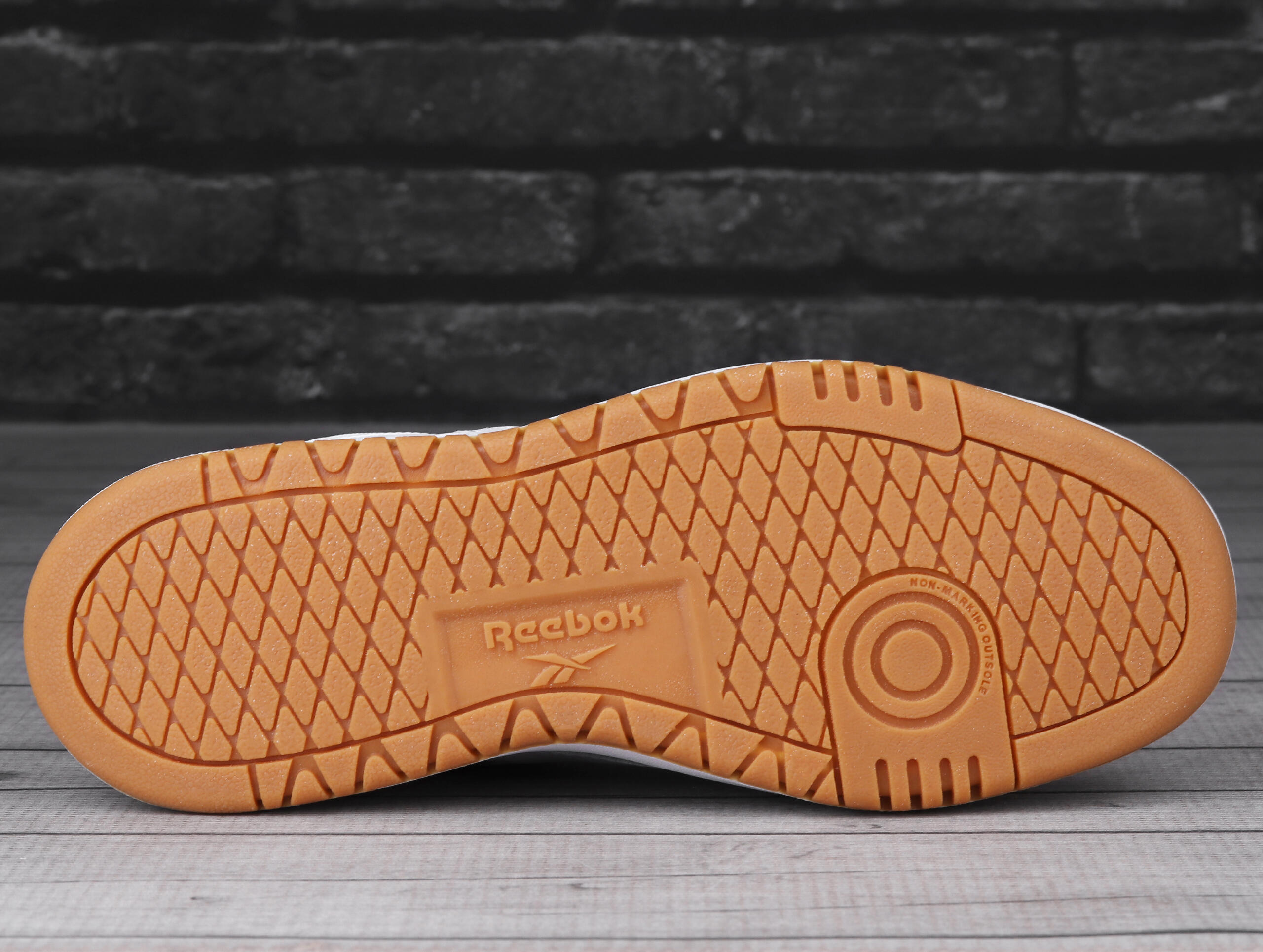 Baskets femme Reebok Classics Club C 2 4/7