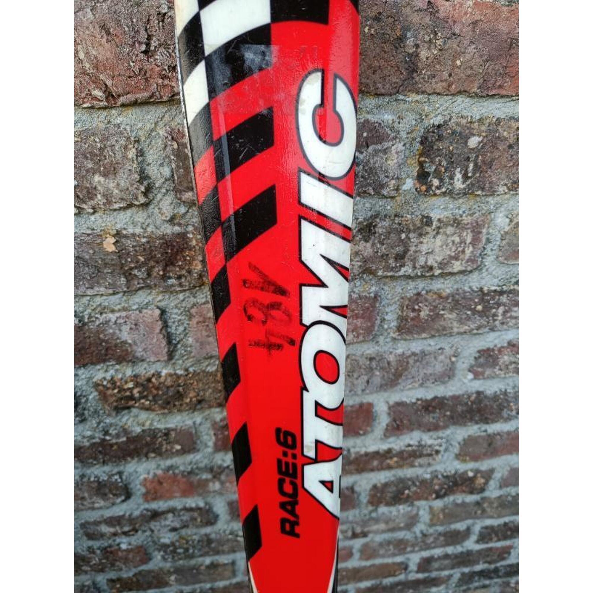 Entre Particuliers - Skis Atomic rouges (enfant)