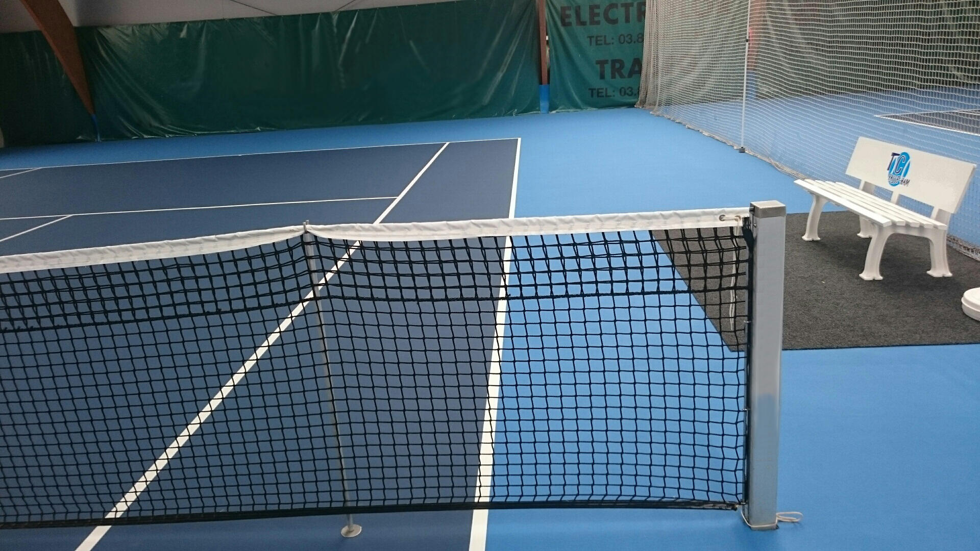 Ein Paar quadratische Tennispfosten zum Einbetonieren Carrington 4/4