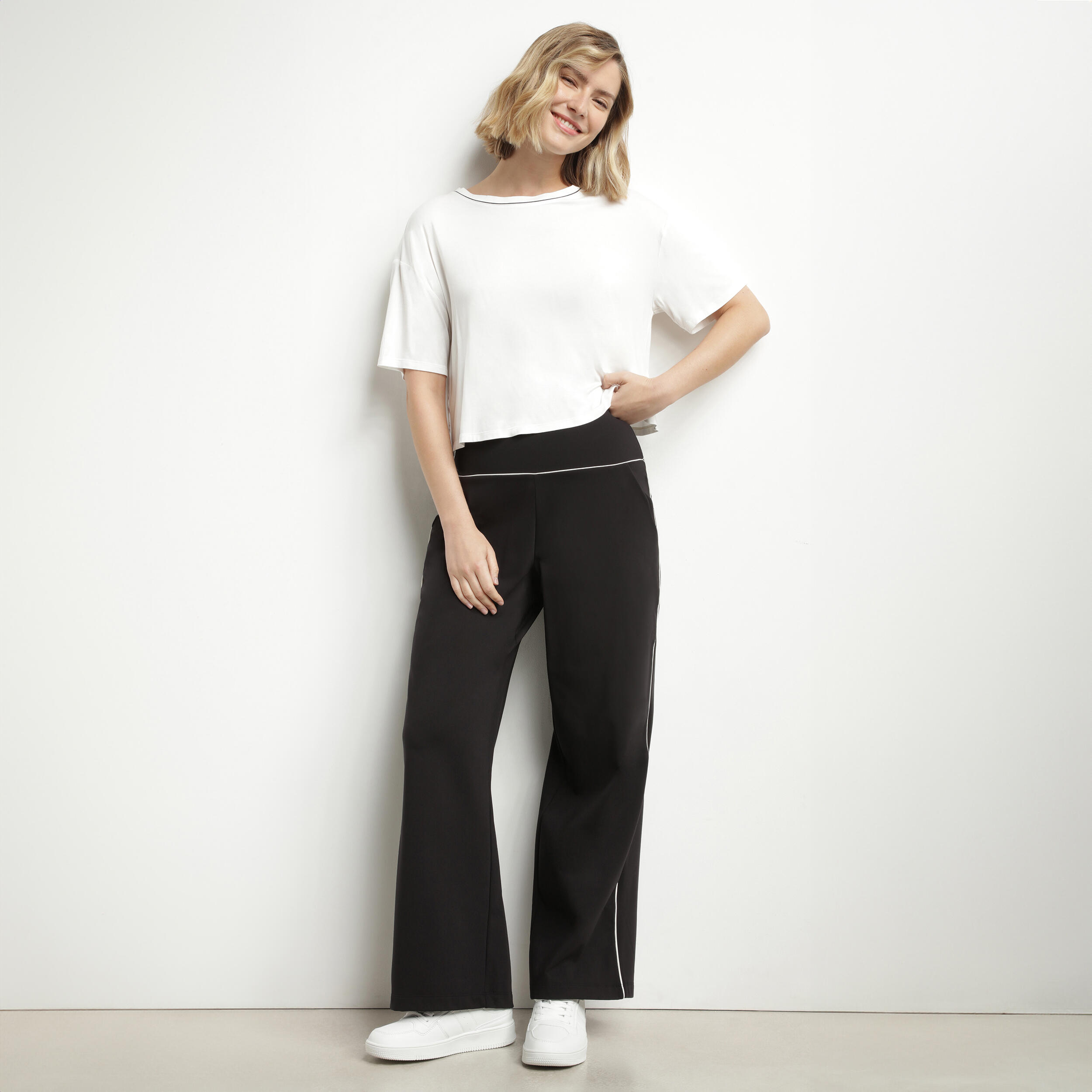 T-Shirt Court Col Rond Femme Dim Move 3/7