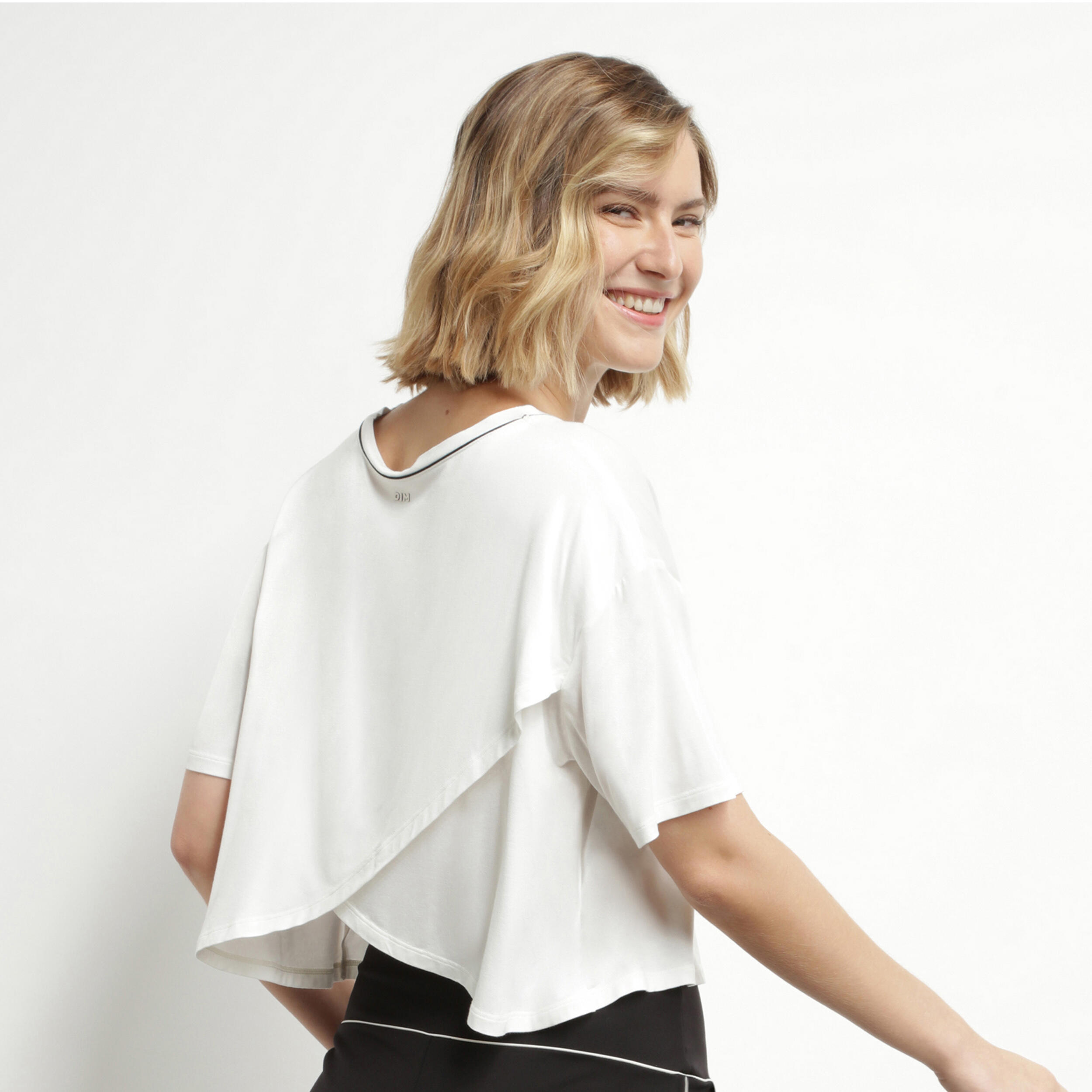 T-Shirt Court Col Rond Femme Dim Move 2/7