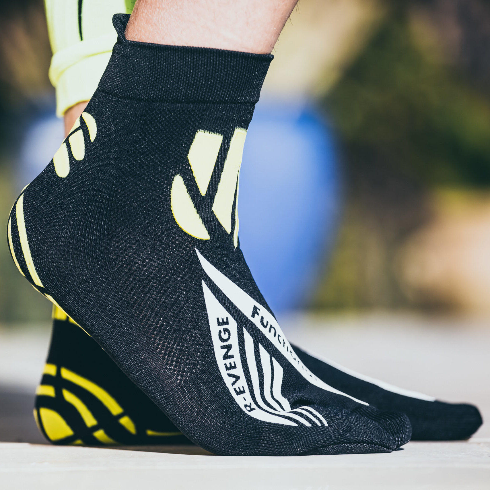 Functional 1-Finger Technical Socks for Adults, Non-Slip Black and Yellow 2/5