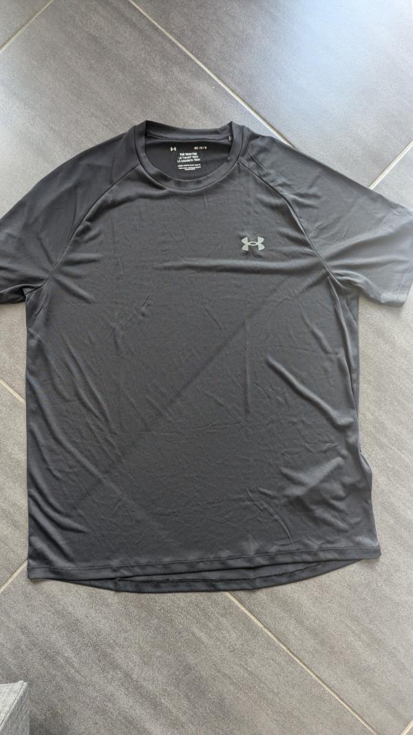 UNDER ARMOUR picture