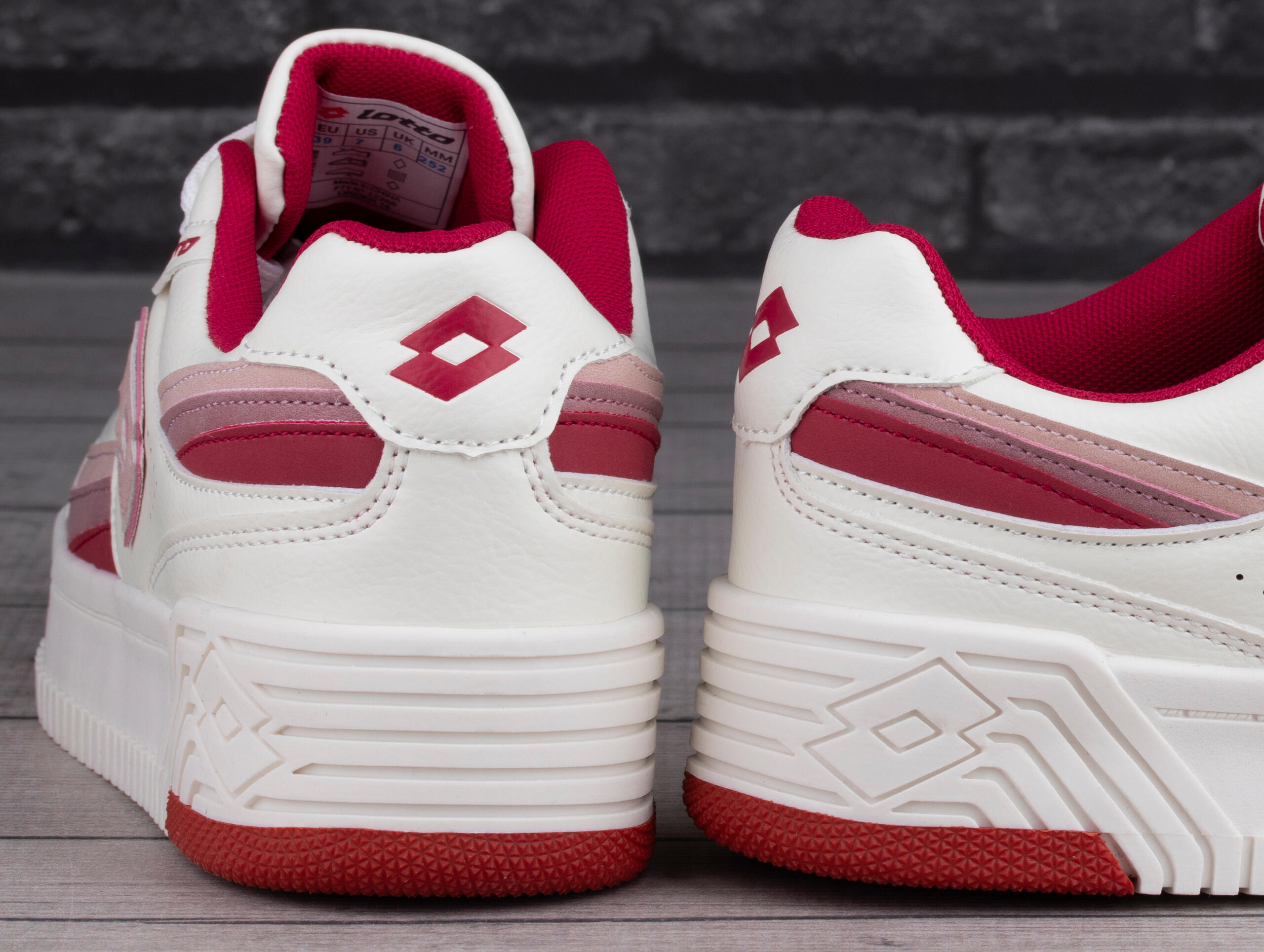 Buty damskie sportowe Lotto PINADEE 4/7