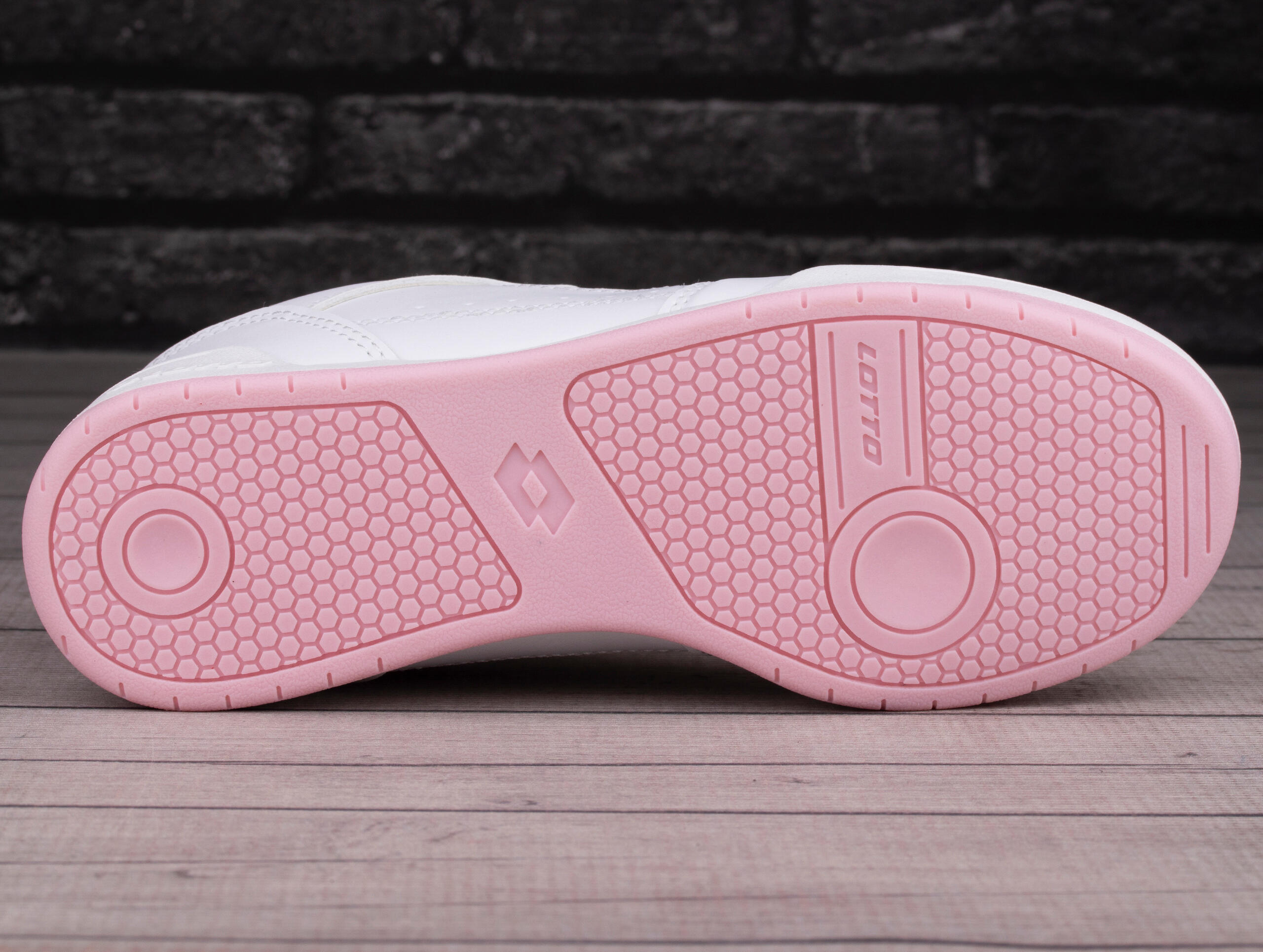 Buty damskie sportowe do chodzenia Lotto TOCO BC 5/7