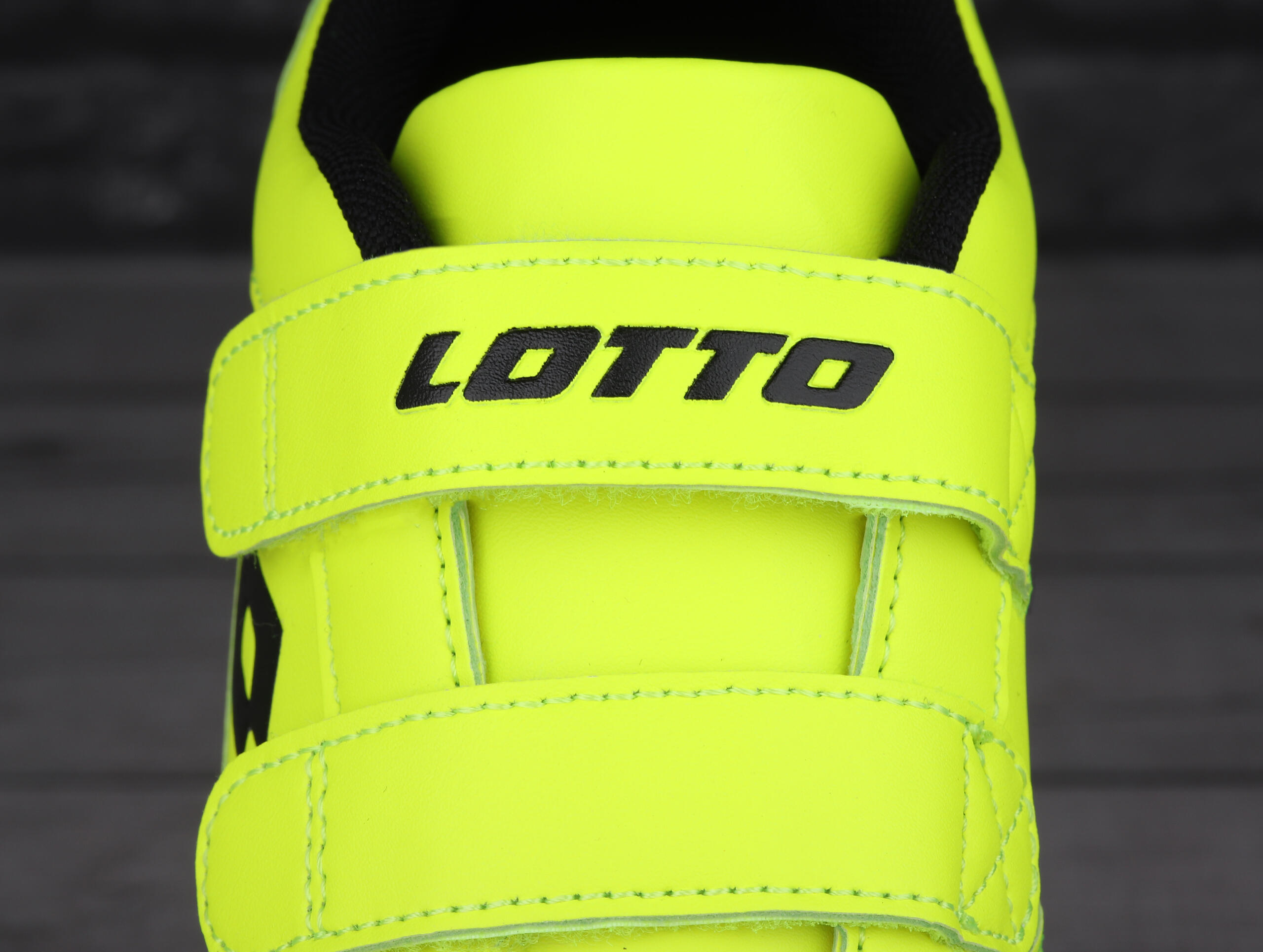 Buty dla dzieci do piłki nożnej Lotto PACER K 5/7