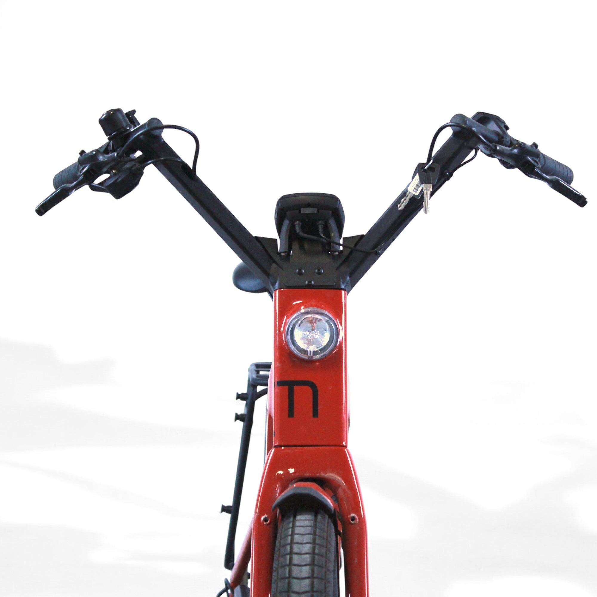 Tweedehands - Stadsfiets elektrische  Lundi 27.1 rouge  - Uitstekend 4/6