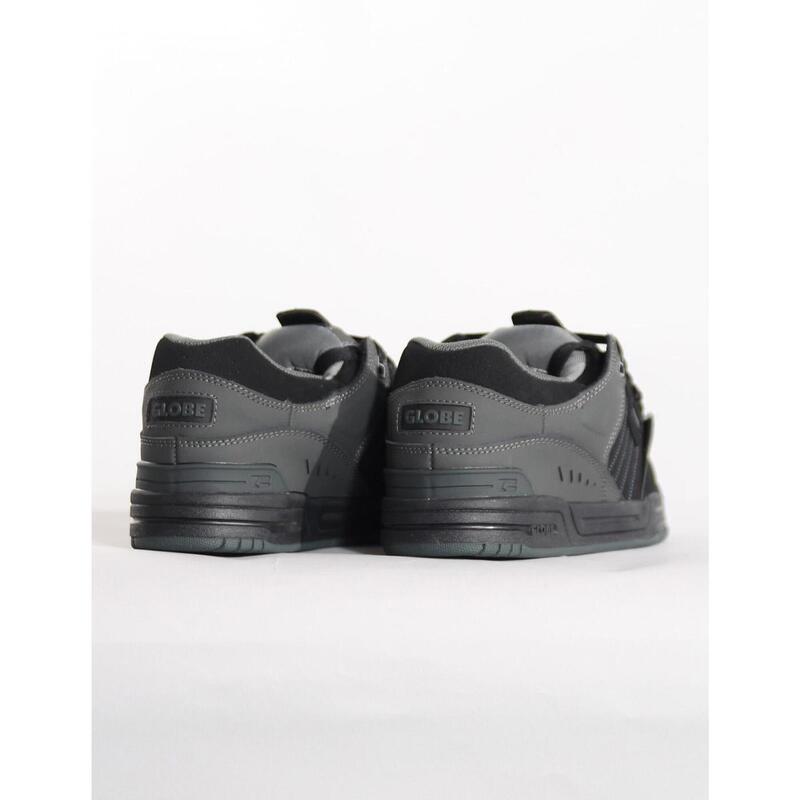 Adidași Globe Fusion negri