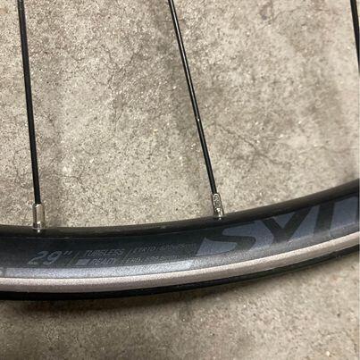 Entre Particuliers - Alexrims Syncros X25 29" Tubeless microspline boost Entre particuliers      16960€    SYNCROS Entre Particuliers - Alexrims Syncros X25 29" Tubeless microspline boostVendu exclusivement en ligne   
