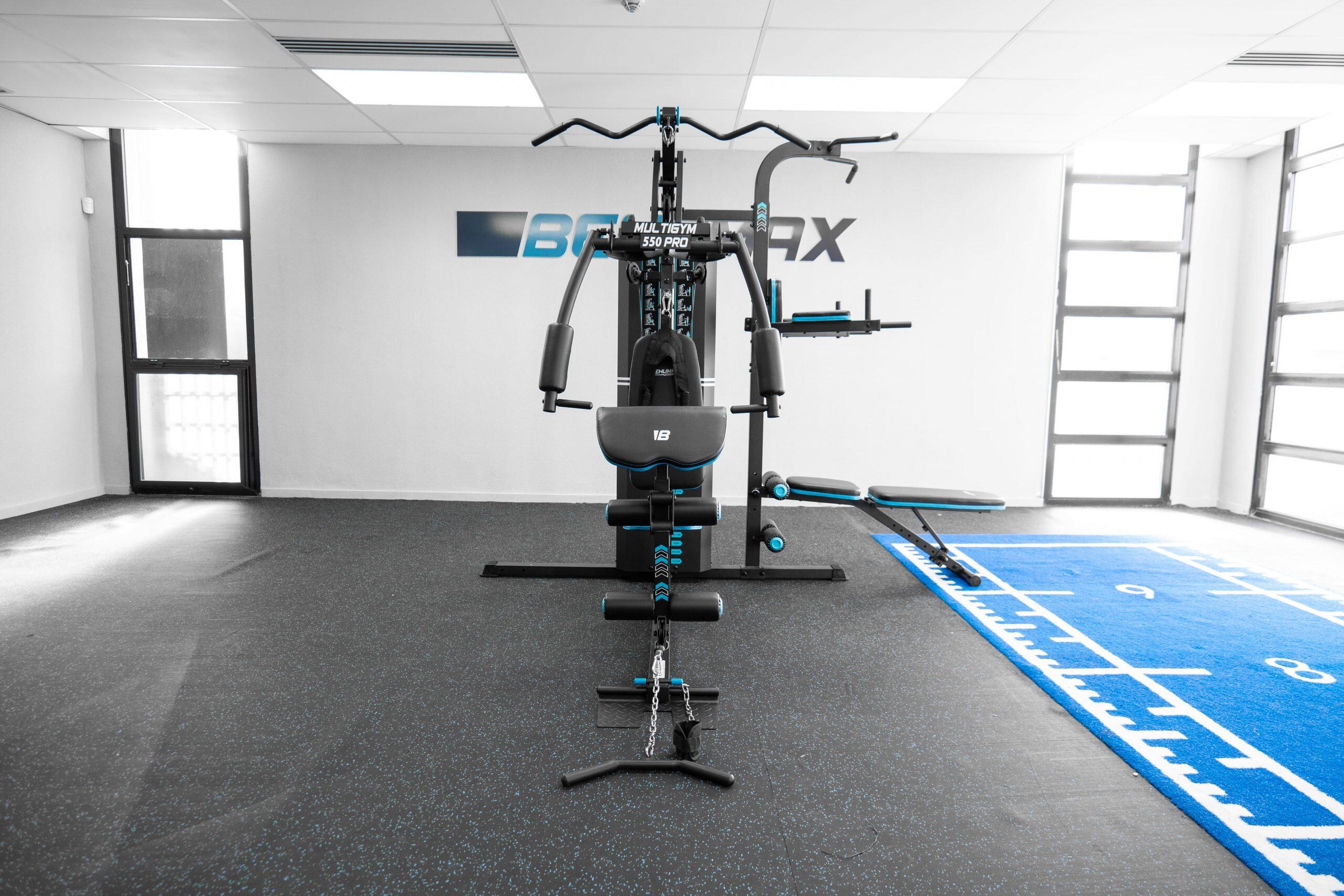 Máquina Multiestação Multigym 550 PRO 3/4