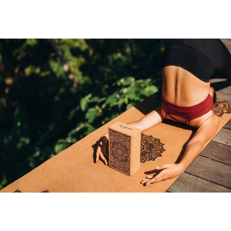 Cub de yoga Yoga Design Lab - Bloc de plută negru Mandala