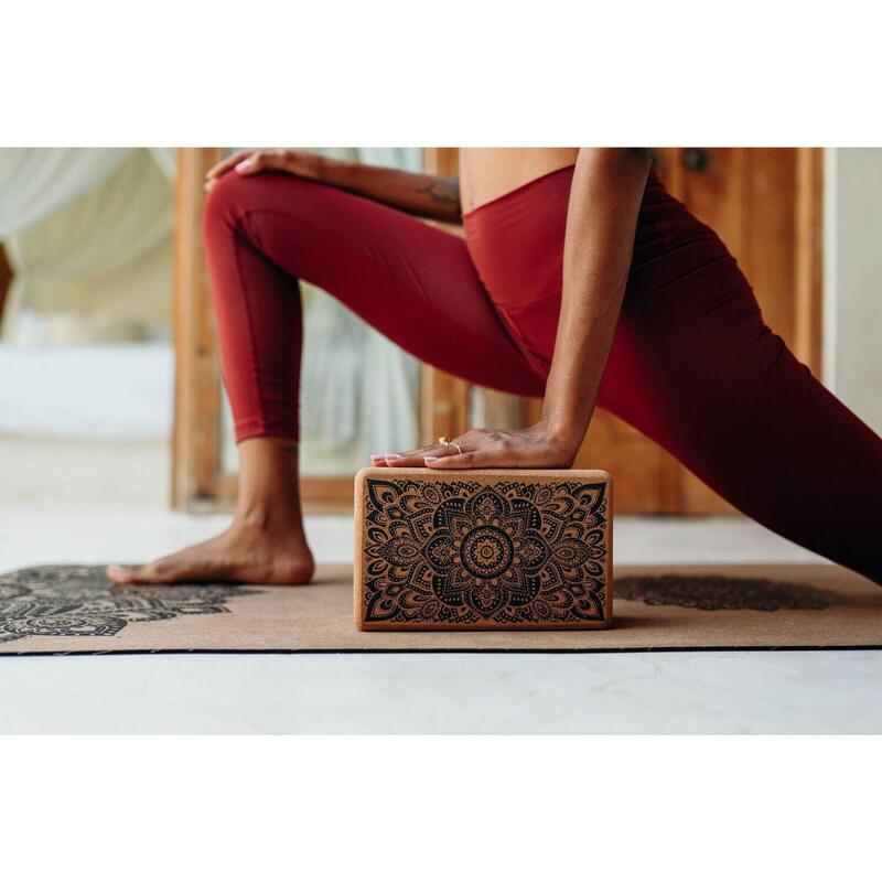 Cub de yoga Yoga Design Lab - Bloc de plută negru Mandala