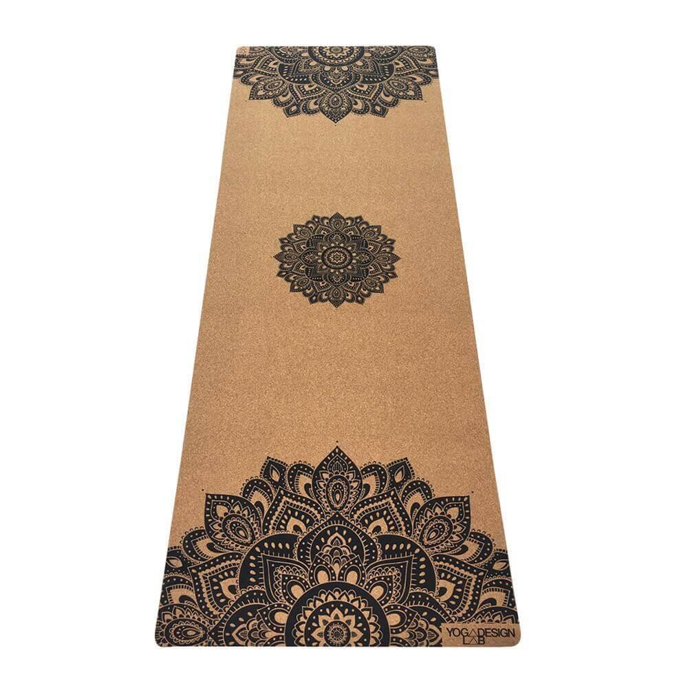 Jógová podložka Yoga Design Lab 1,5mm korková - Mandala Black 2/7