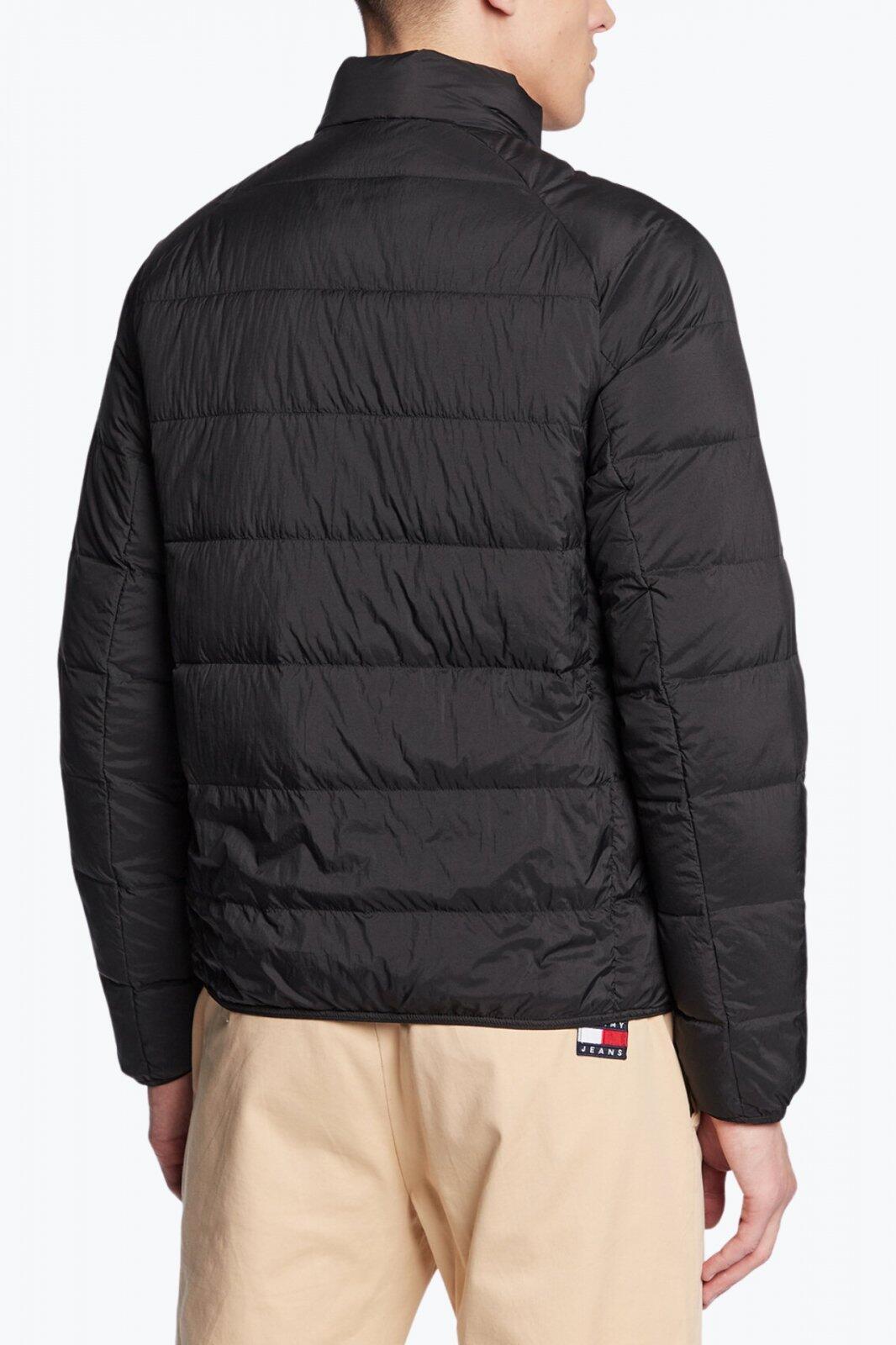 Piumino uomo leggero con maniche a raglan 2/6
