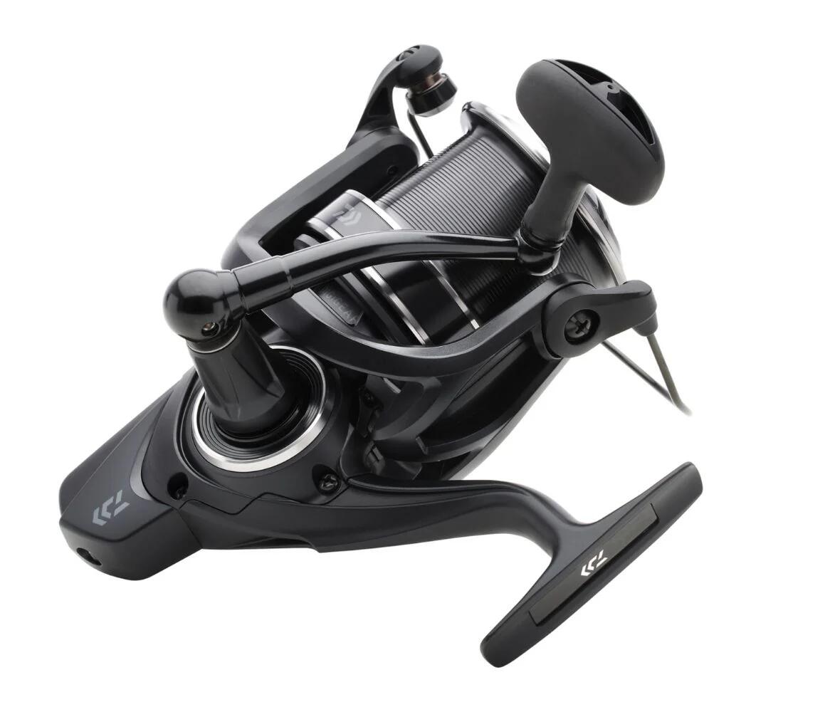 Bobina con freno anteriore Daiwa EM 23 SCW QD 5/6