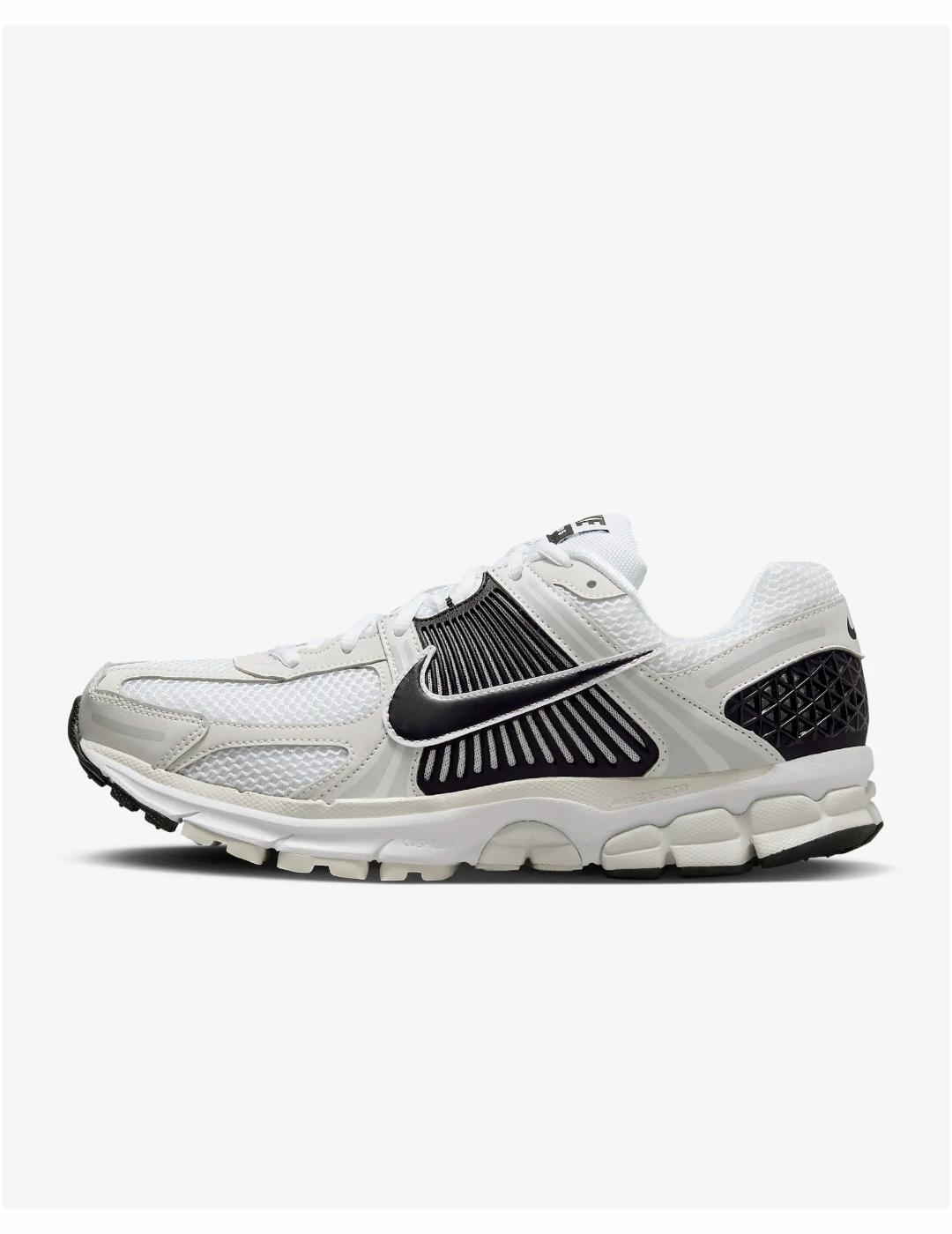 Nike Zoom Vomero 5 White Black 2/6