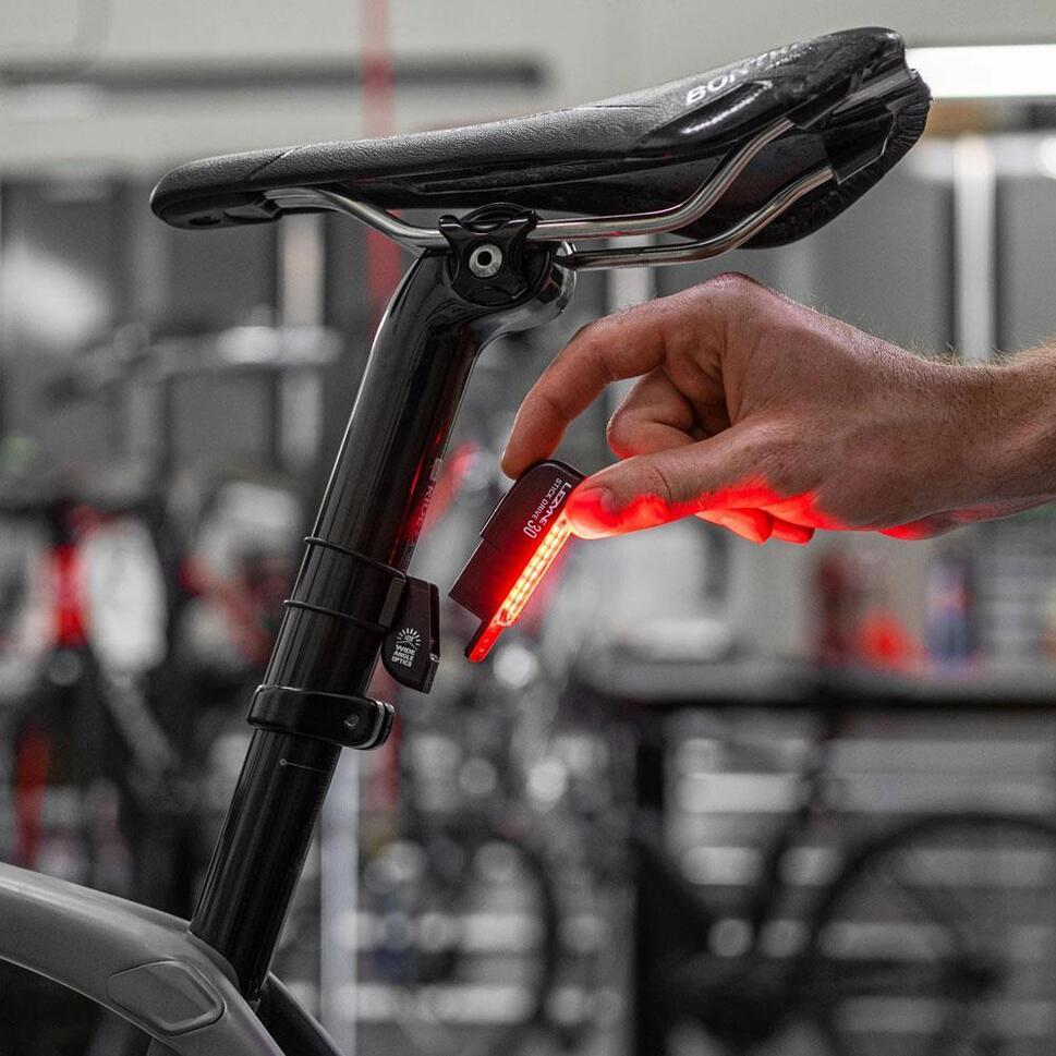 Lampka Tylna Lezyne Stick Drive 30 Lumenów, Usb Czarna