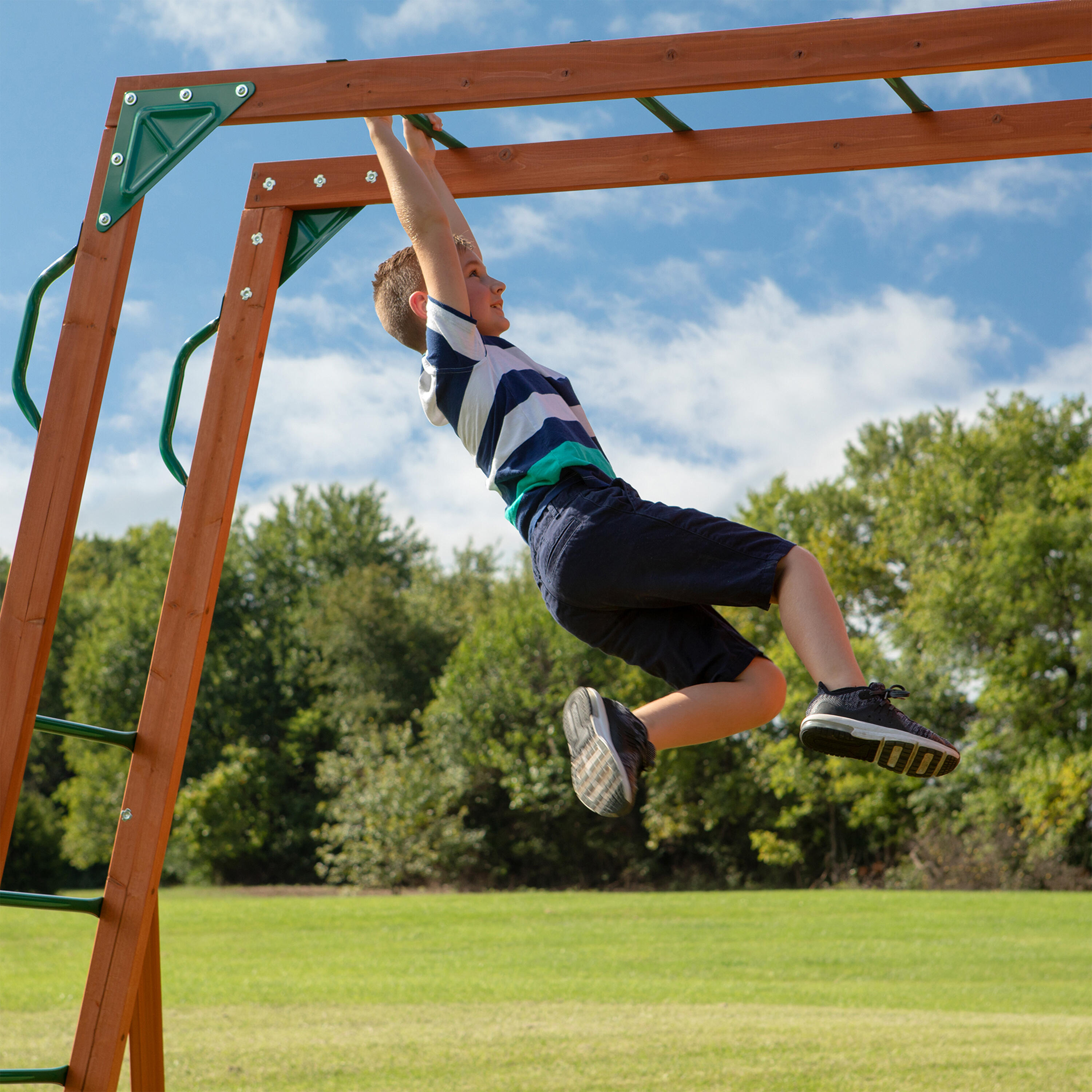 Parque Infantil de madera con columpios, trapecio, tobogán, Skyfort II 6/7