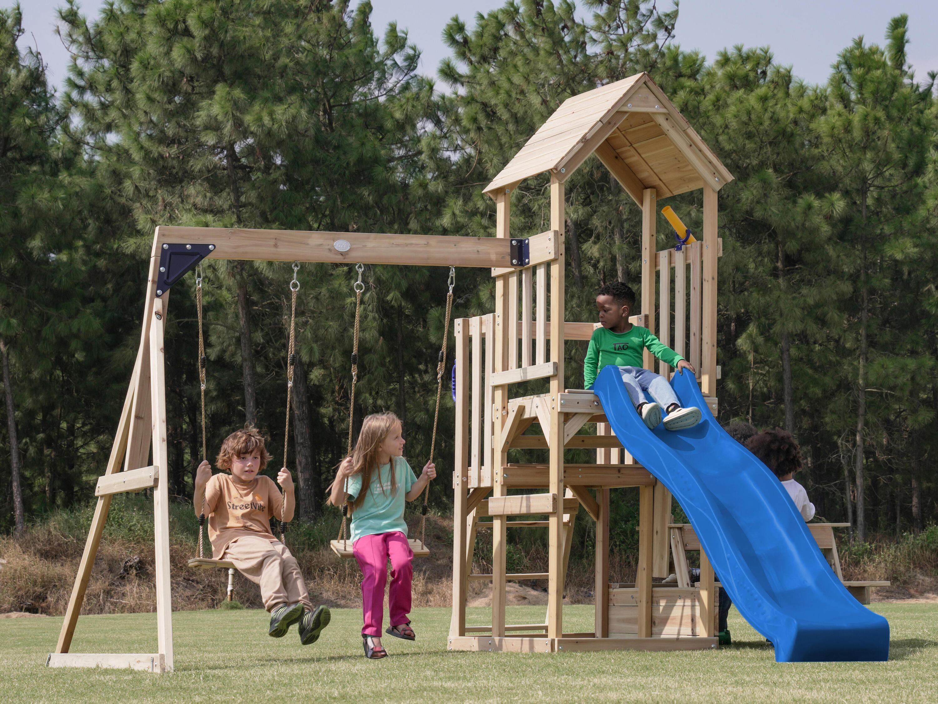Mette Speeltoestel met dubbele Schommel van FSC-Hout, Glijbaan Blauw 3/7