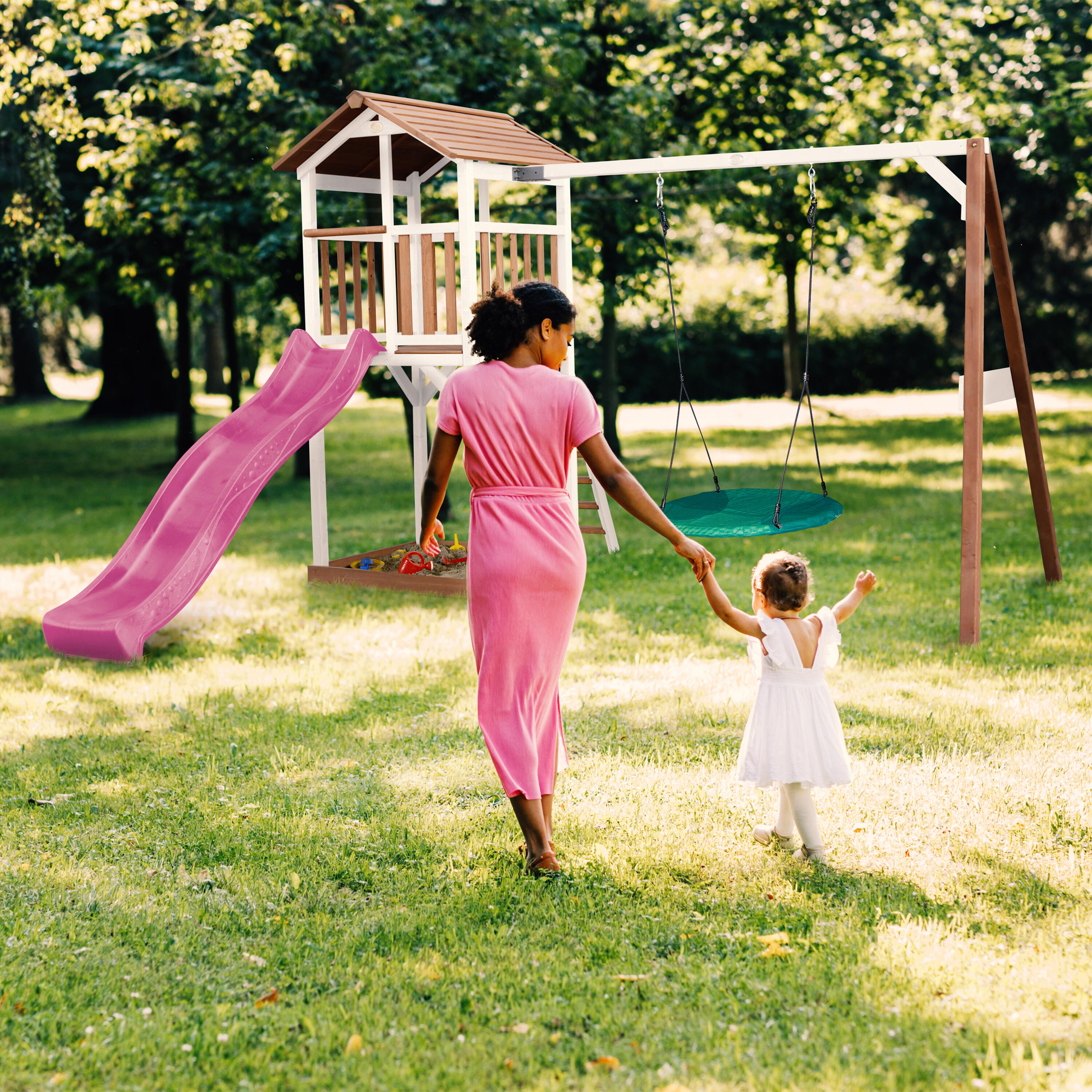 Parque Infantil Beach Tower marrón/blanca, tobogán violeta, columpio 3/7