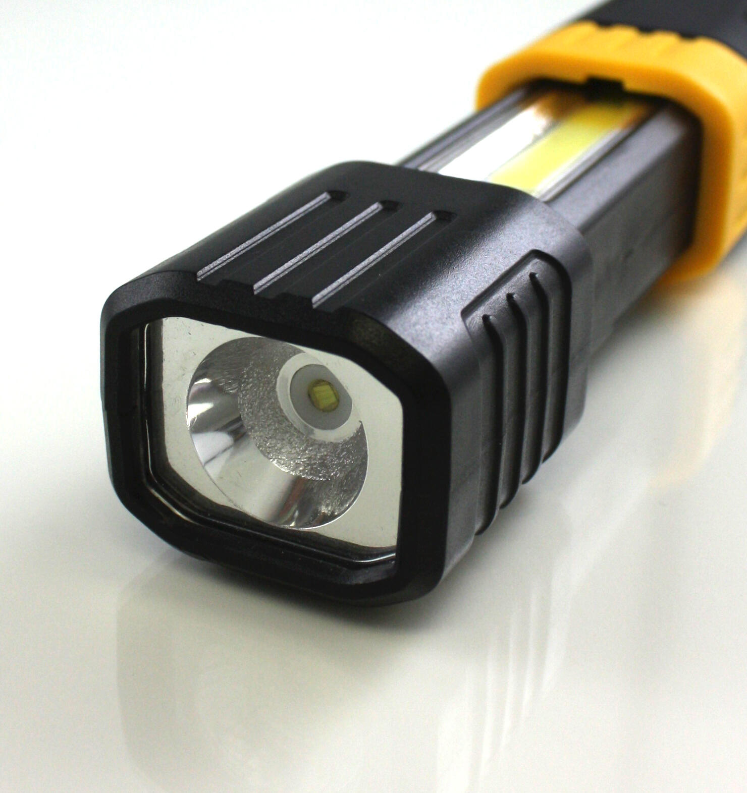 CT3110 Linterna dual extensible 150 - 170 lumens CAT 6/7