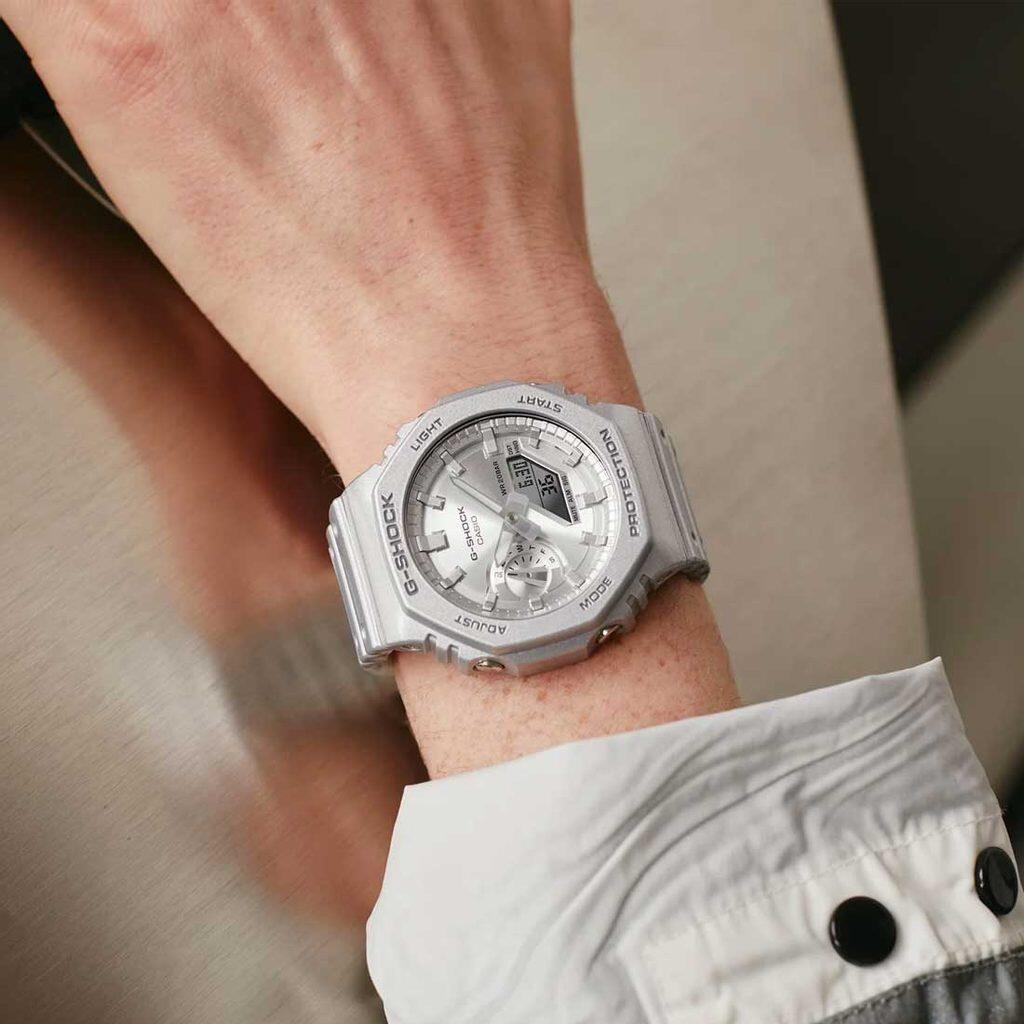 Casio GA-2100FF-8AER, Quartz, 45mm, 20ATM 5/6