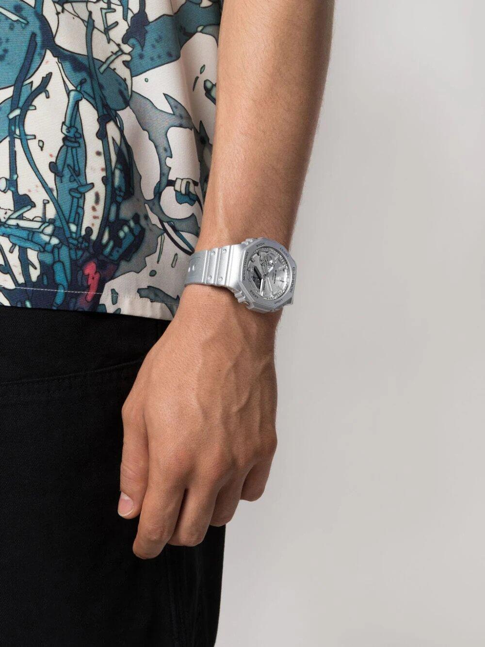 Casio GA-2100FF-8AER, Quartz, 45mm, 20ATM 6/6