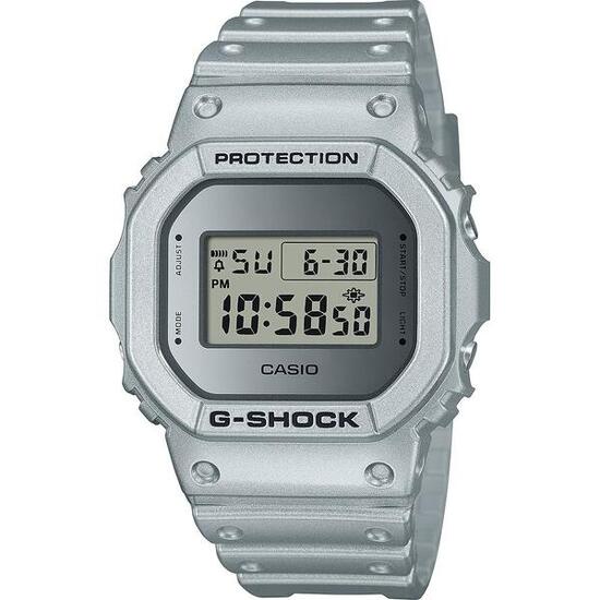 Casio Digitaal Horloge Zilverkleurig/LCD DW-5600FF-8ER