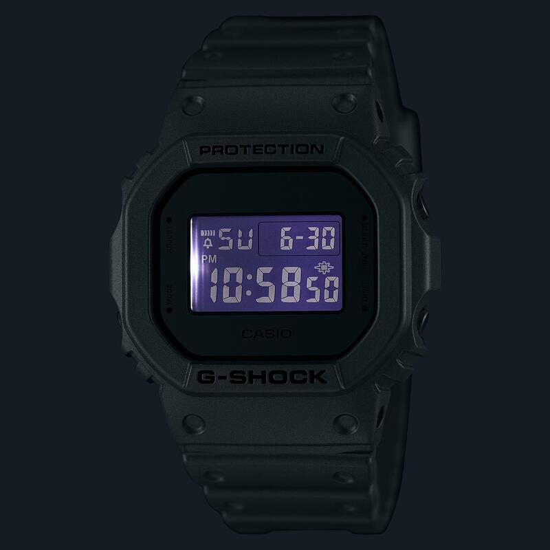 Casio Digitaal  Horloge Zilverkleurig/LCD DW-5600FF-8ER