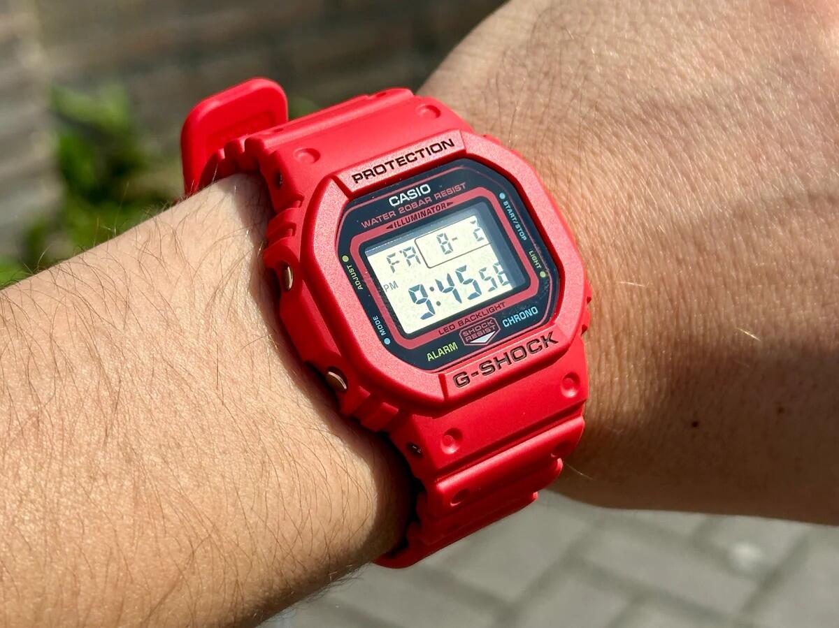 Reloj Hombre Casio G-Shock DW-5600EP-4ER 3/4