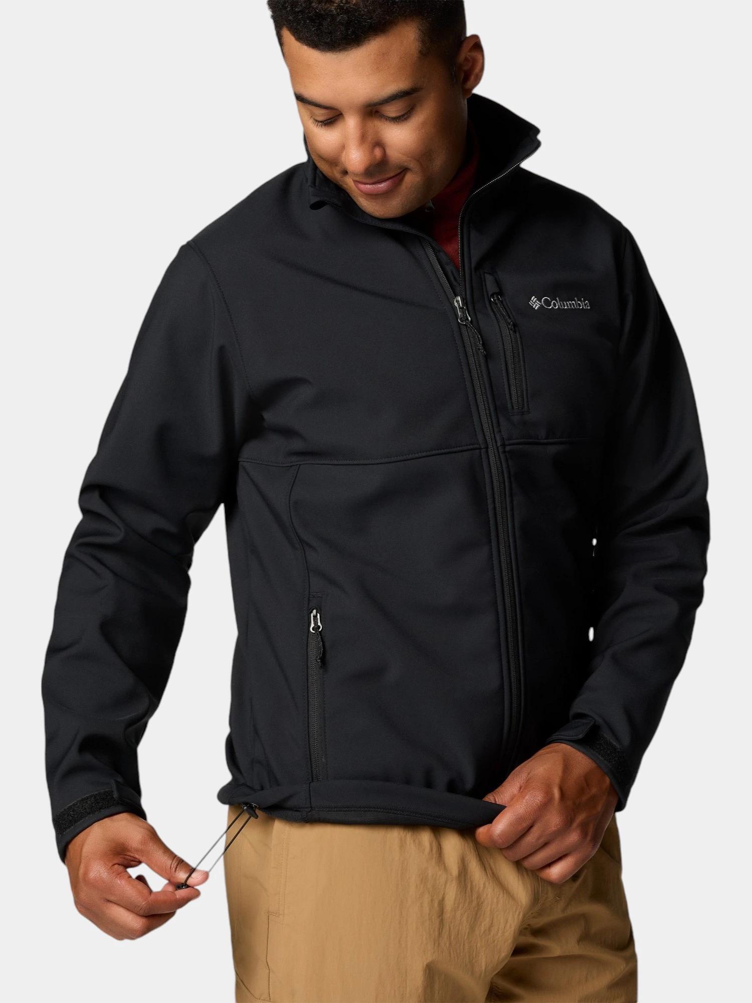 Homme à la veste Ascender 6/7
