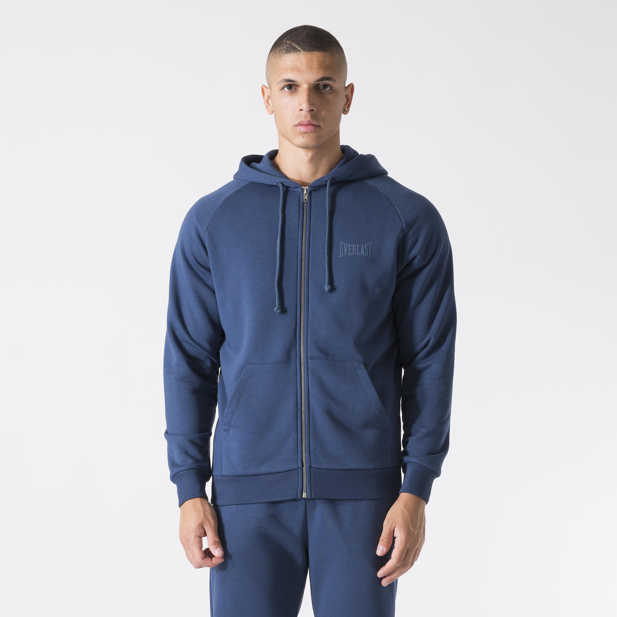 azul oscuro