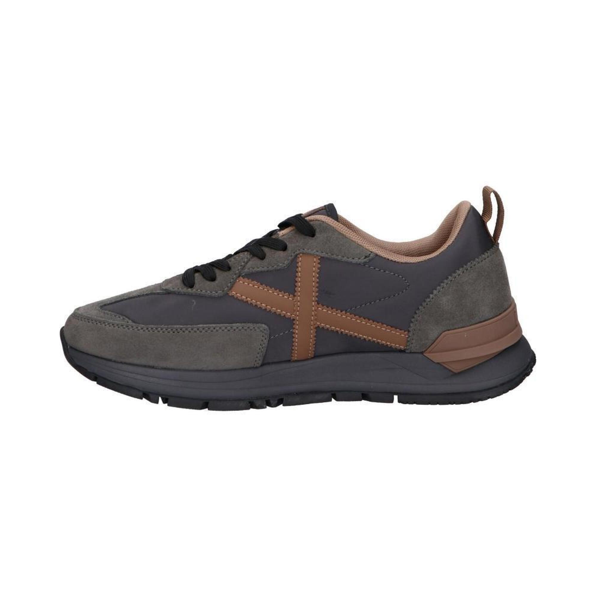 ZAPATILLAS DEPORTE MUNICH  DE HOMBRE 8832019 VERSATILE