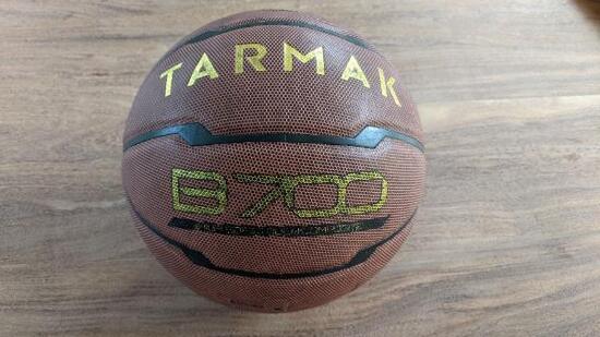 Tussen Particulieren - Tarmak basketbal B700 maat 7