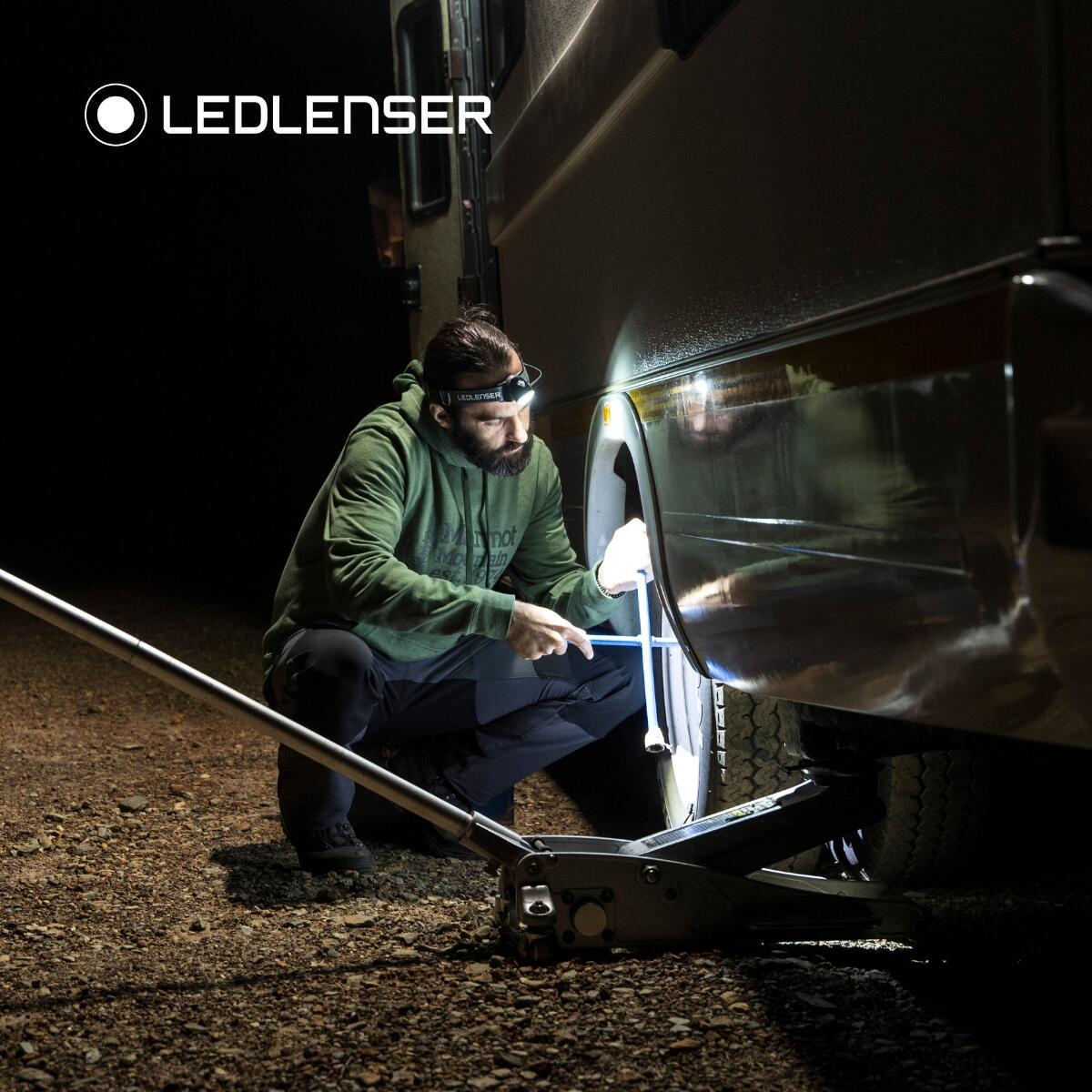 LED LENSER H8R ELKÉSZÍTETT FEJLÁMPA 600 LUMEN, ÚJRA TÖLTÉSI 7/7