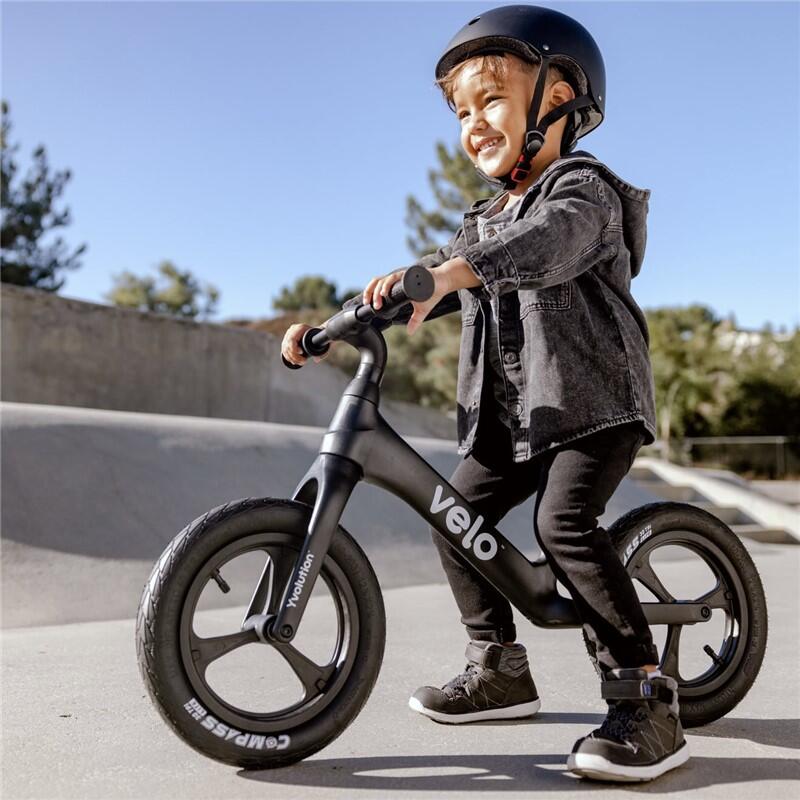 BICICLETA DE BALANCE PARA CRIANÇAS YVOLUTION YVELO PRO PRETA 4/5